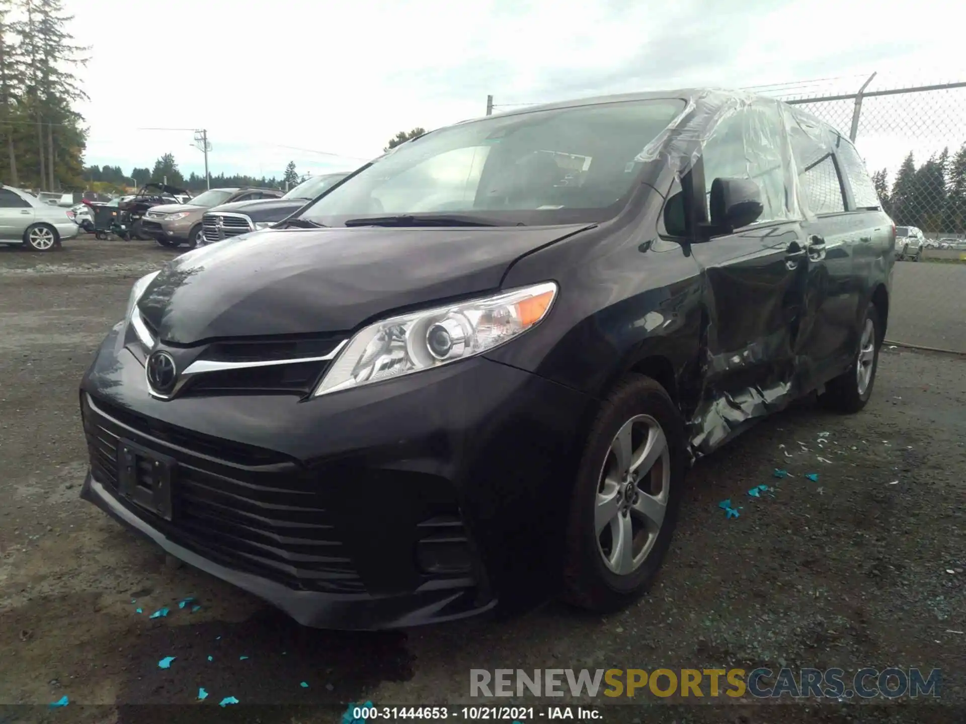 2 Фотография поврежденного автомобиля 5TDKZ3DC3KS010090 TOYOTA SIENNA 2019