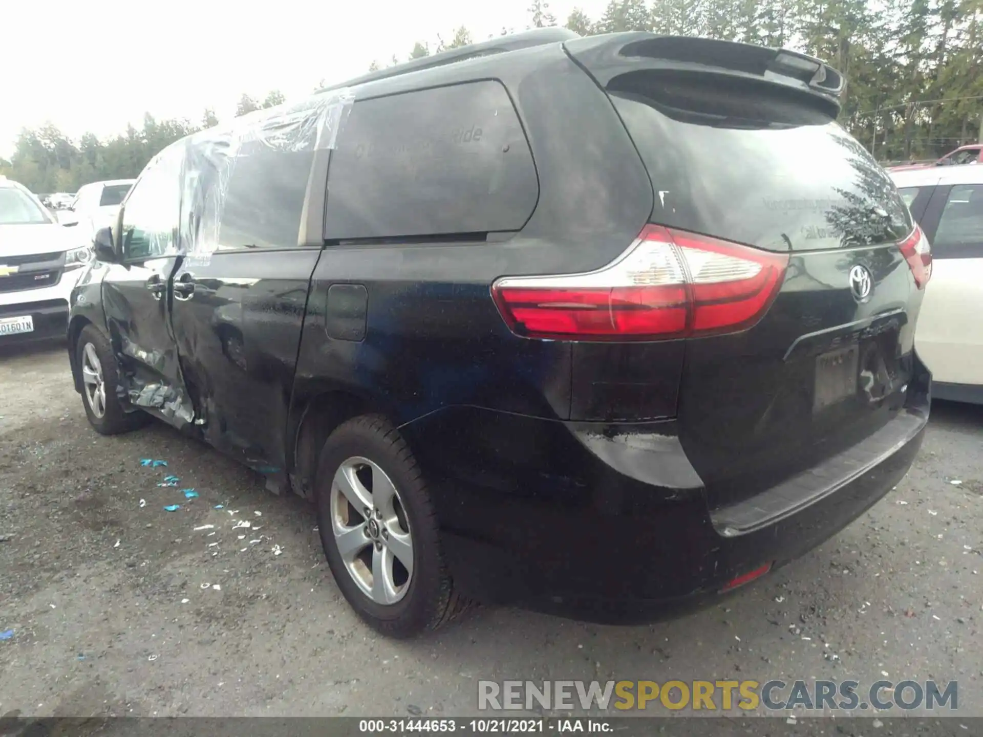 3 Фотография поврежденного автомобиля 5TDKZ3DC3KS010090 TOYOTA SIENNA 2019