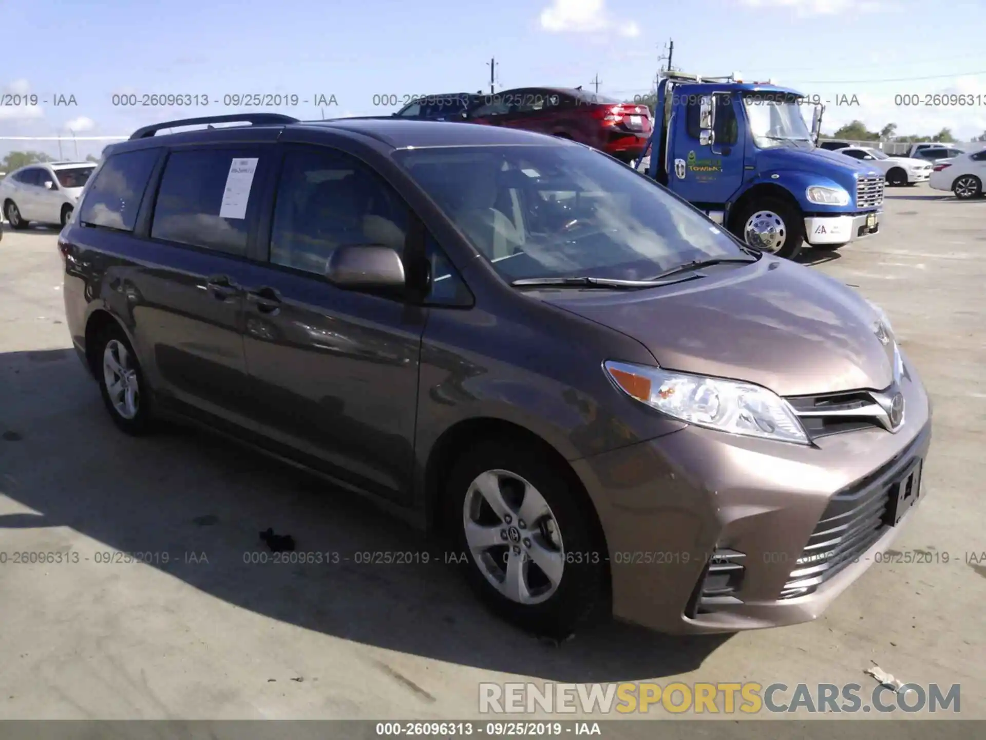 1 Photograph of a damaged car 5TDKZ3DC3KS012034 TOYOTA SIENNA 2019