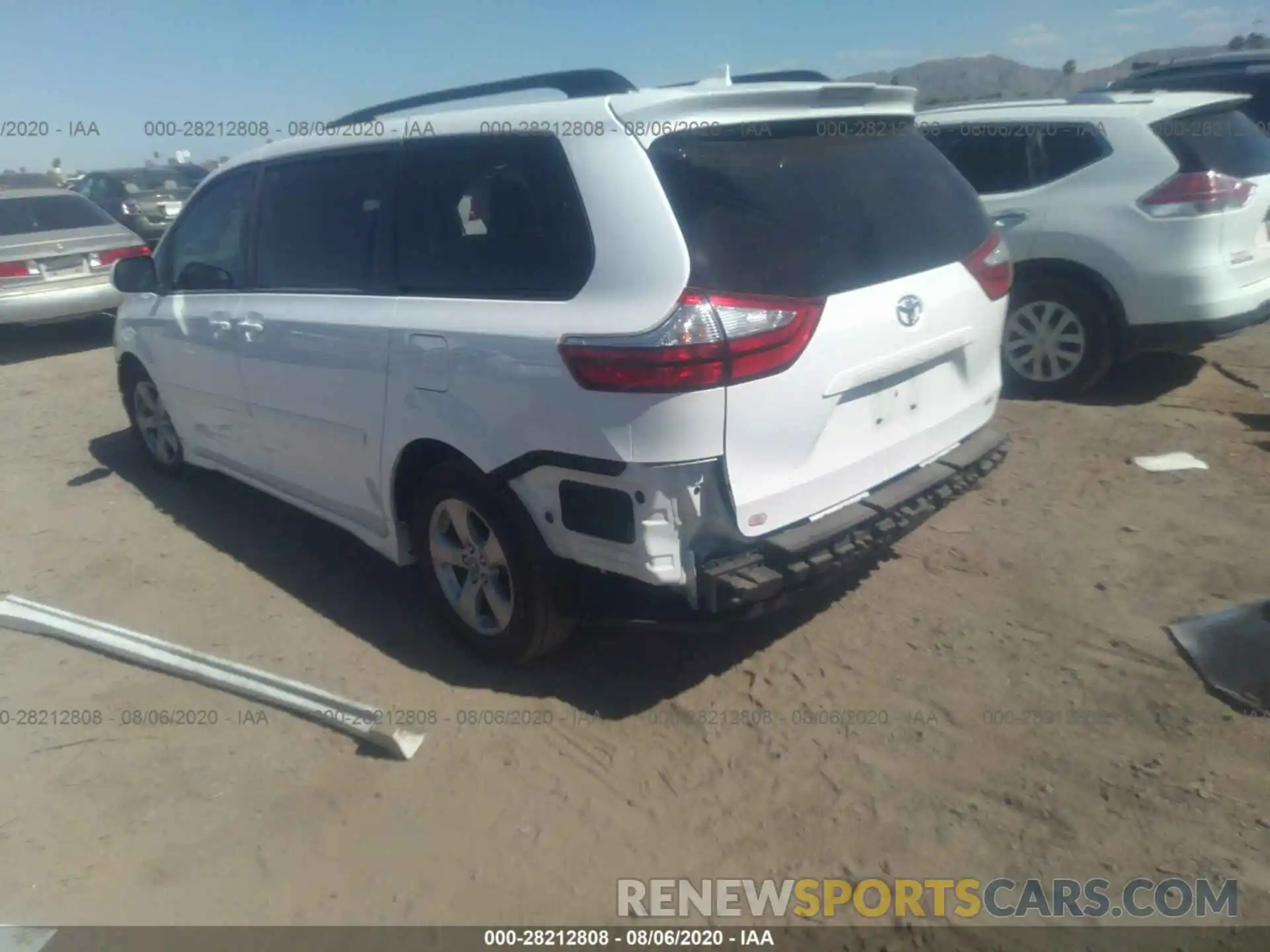 3 Фотография поврежденного автомобиля 5TDKZ3DC3KS012504 TOYOTA SIENNA 2019