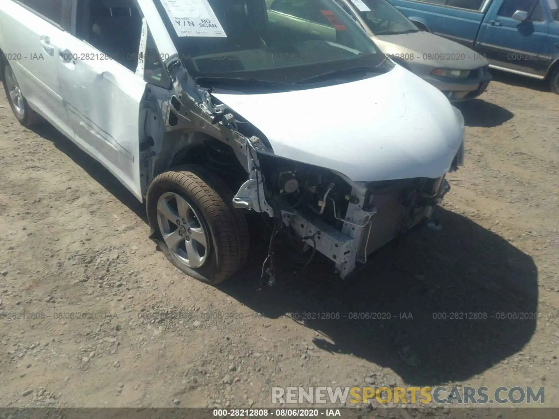 6 Photograph of a damaged car 5TDKZ3DC3KS012504 TOYOTA SIENNA 2019