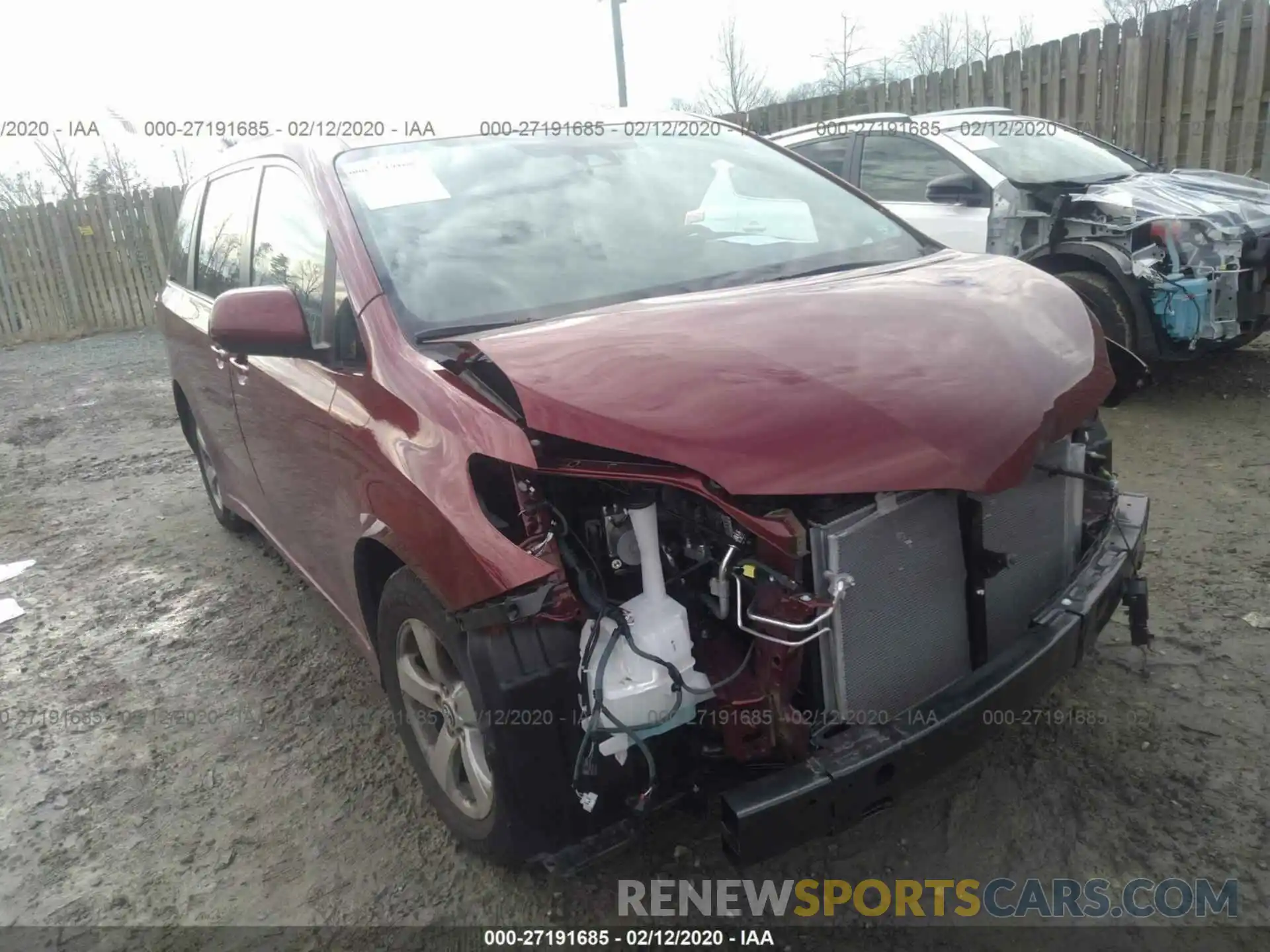 1 Photograph of a damaged car 5TDKZ3DC3KS020747 TOYOTA SIENNA 2019