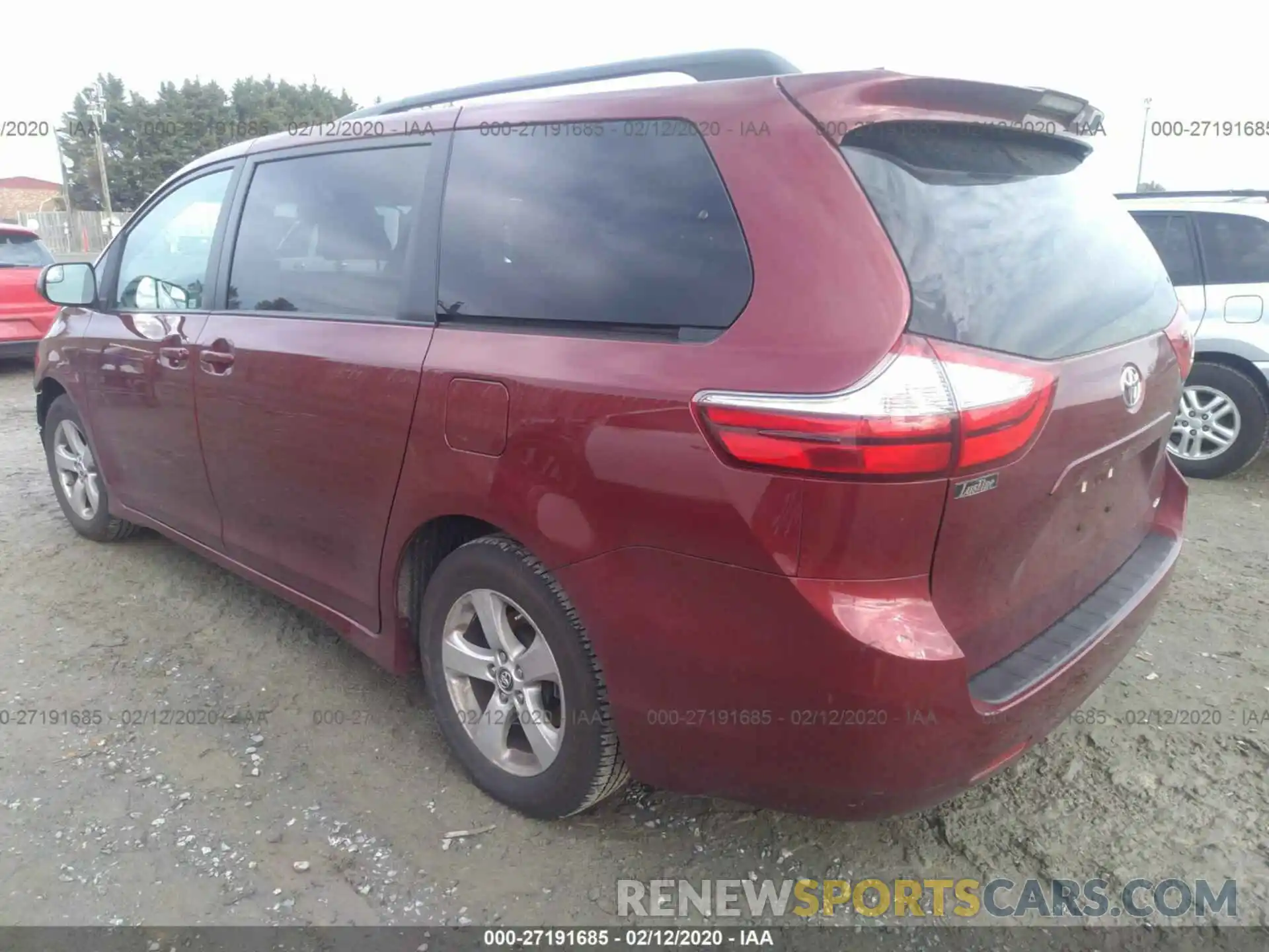 3 Фотография поврежденного автомобиля 5TDKZ3DC3KS020747 TOYOTA SIENNA 2019