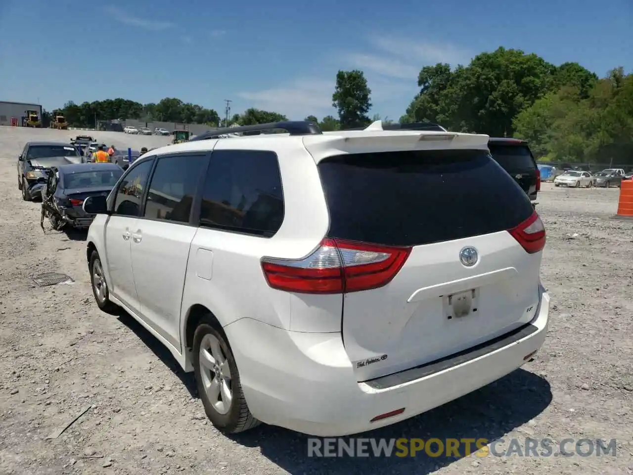 3 Photograph of a damaged car 5TDKZ3DC3KS974012 TOYOTA SIENNA 2019