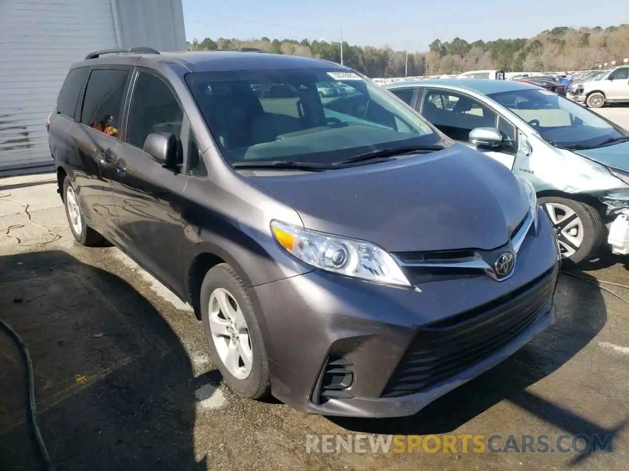 1 Photograph of a damaged car 5TDKZ3DC3KS975533 TOYOTA SIENNA 2019