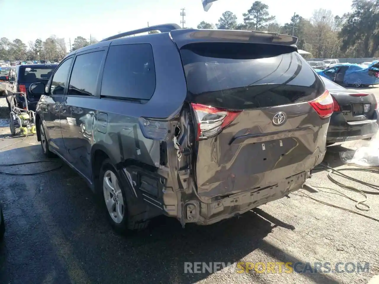 3 Photograph of a damaged car 5TDKZ3DC3KS975533 TOYOTA SIENNA 2019