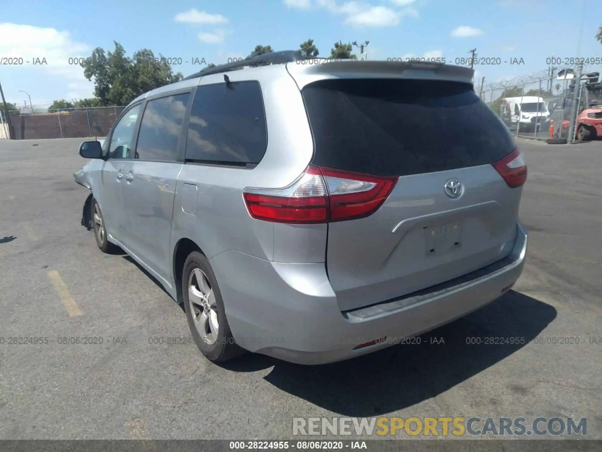 3 Photograph of a damaged car 5TDKZ3DC3KS981381 TOYOTA SIENNA 2019