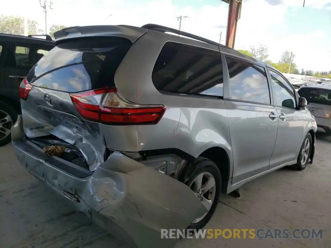 3 Photograph of a damaged car 5TDKZ3DC3KS981543 TOYOTA SIENNA 2019