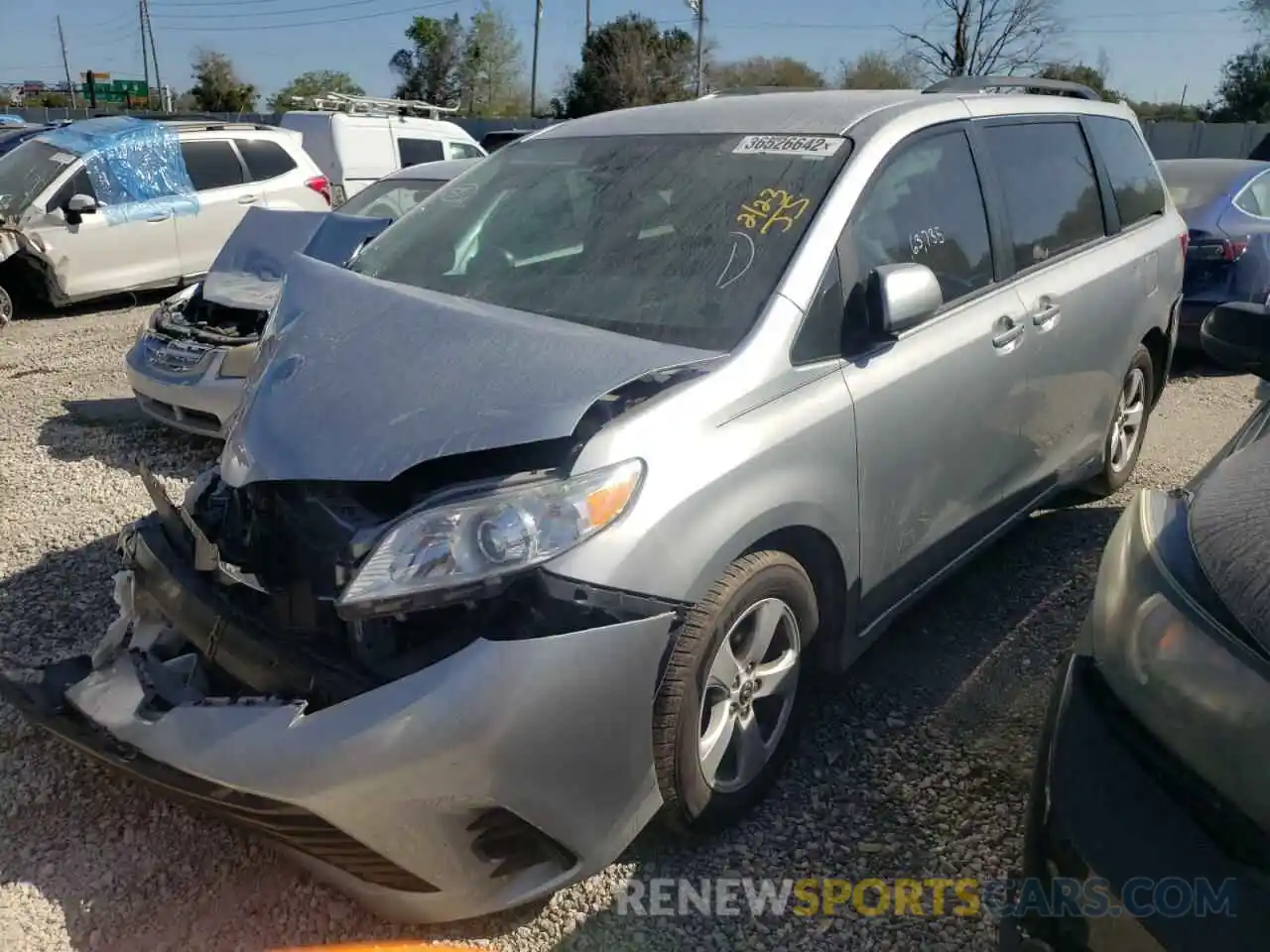 2 Фотография поврежденного автомобиля 5TDKZ3DC3KS982160 TOYOTA SIENNA 2019