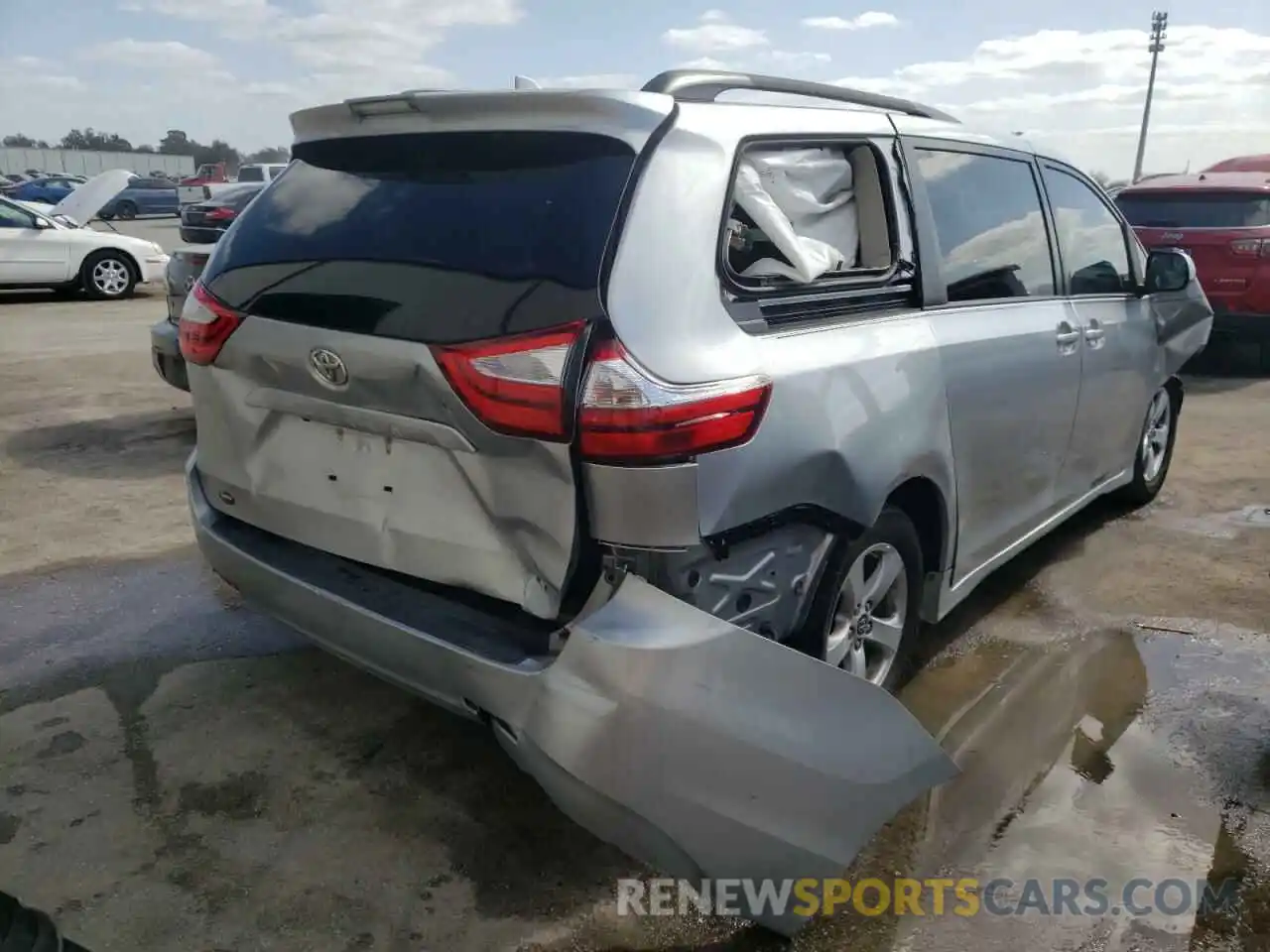 4 Фотография поврежденного автомобиля 5TDKZ3DC3KS982160 TOYOTA SIENNA 2019