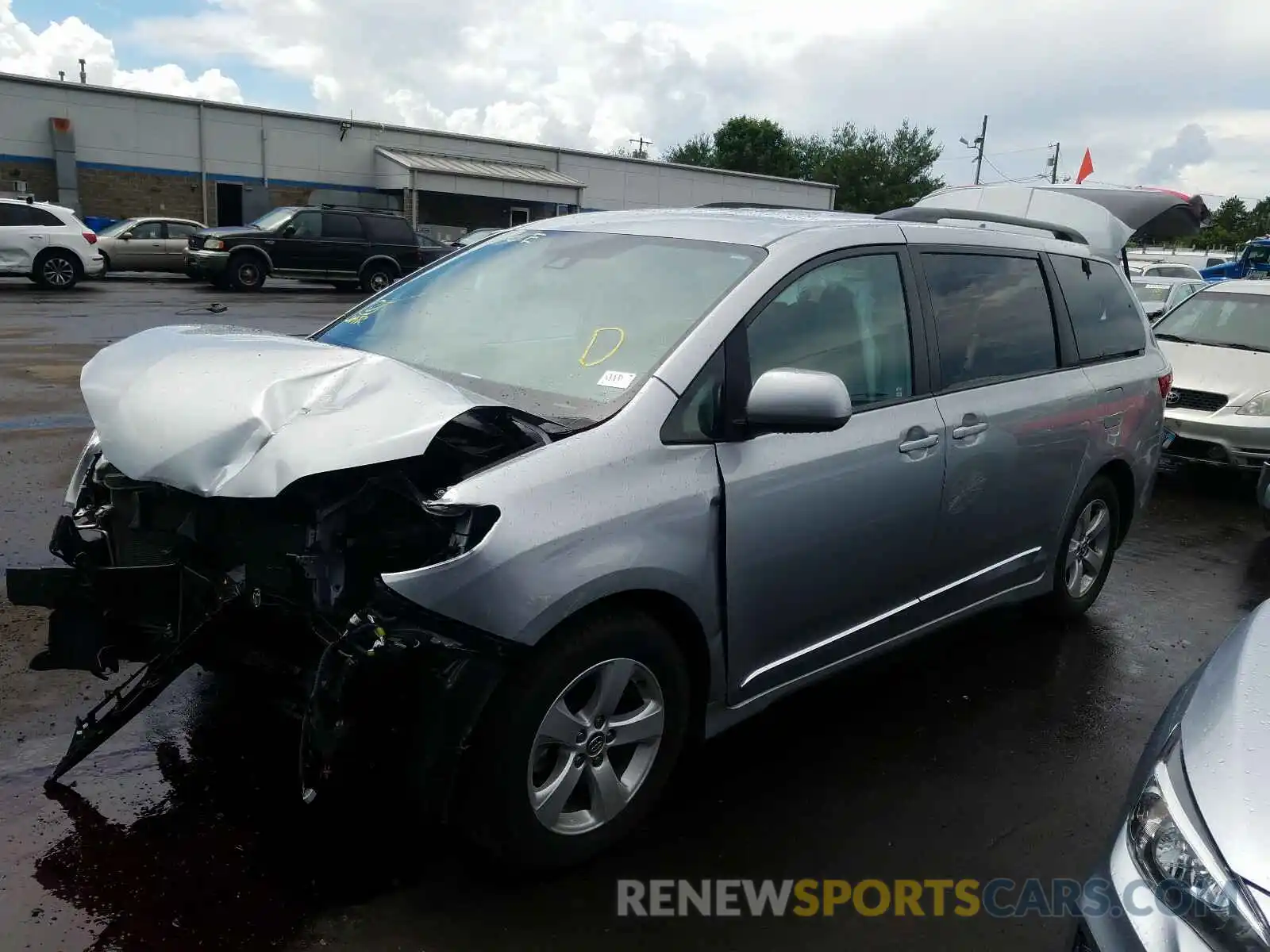 2 Photograph of a damaged car 5TDKZ3DC3KS989173 TOYOTA SIENNA 2019