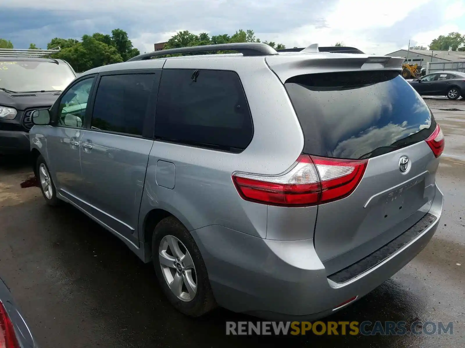 3 Photograph of a damaged car 5TDKZ3DC3KS989173 TOYOTA SIENNA 2019