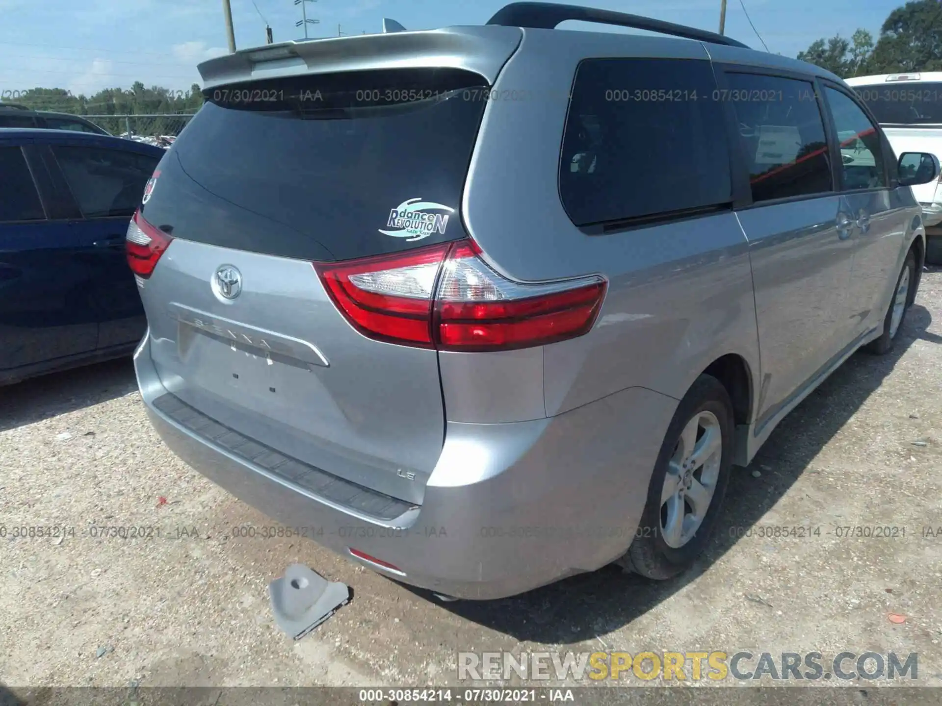 4 Фотография поврежденного автомобиля 5TDKZ3DC3KS998911 TOYOTA SIENNA 2019