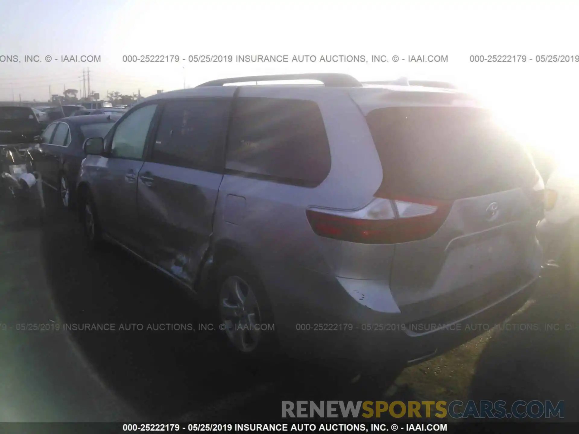 3 Photograph of a damaged car 5TDKZ3DC4KS002757 TOYOTA SIENNA 2019