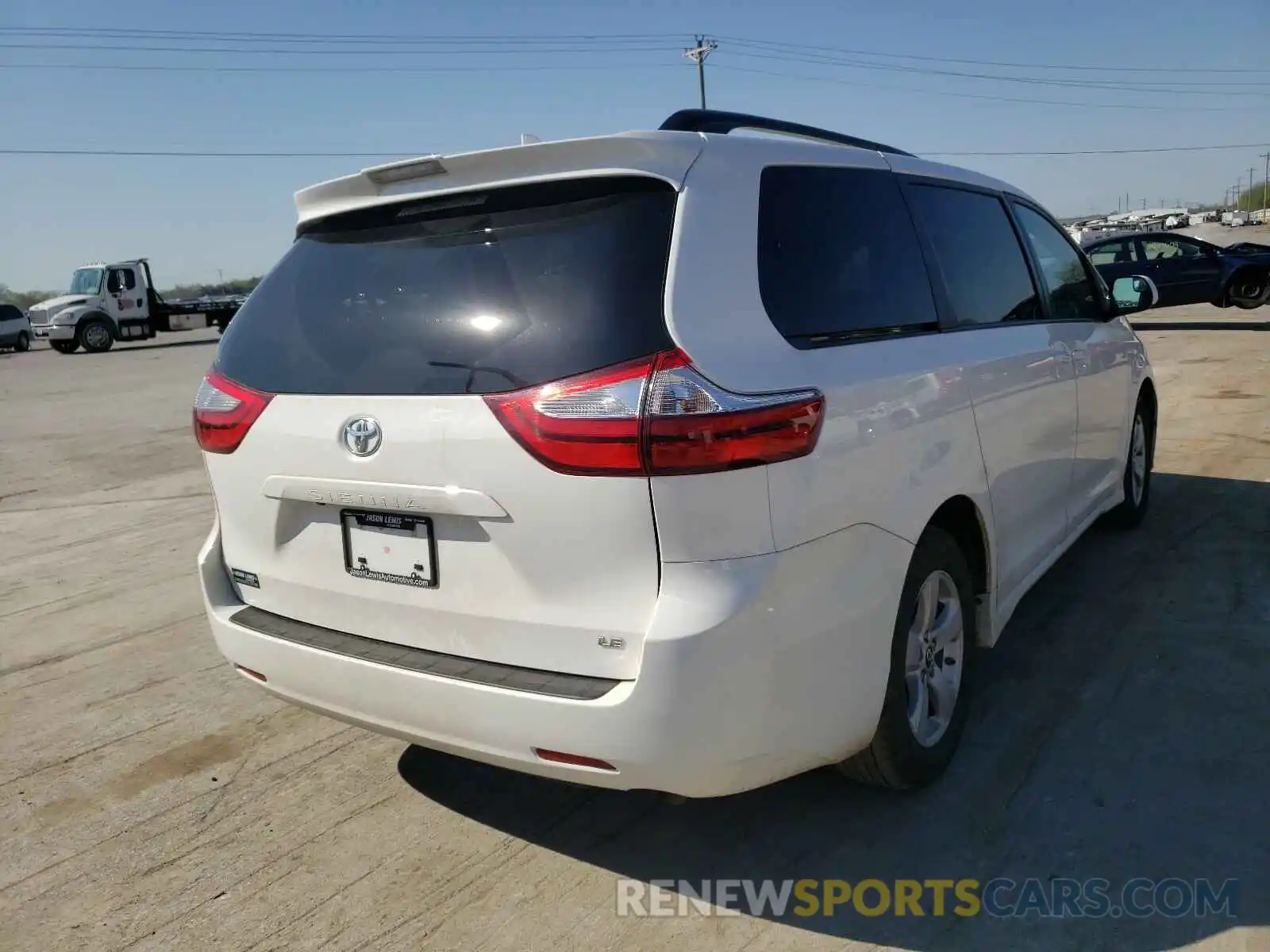 4 Фотография поврежденного автомобиля 5TDKZ3DC4KS003732 TOYOTA SIENNA 2019