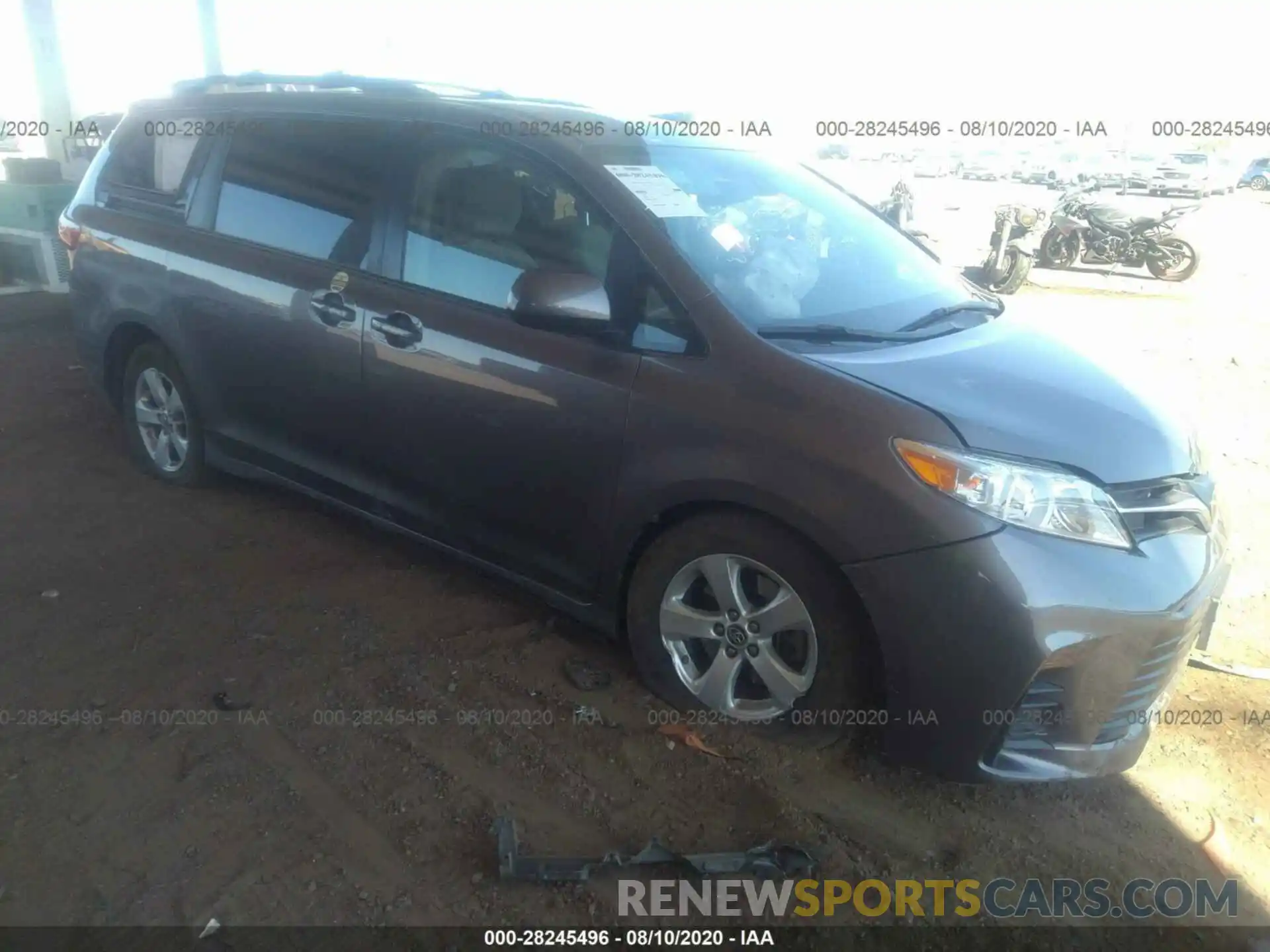 1 Фотография поврежденного автомобиля 5TDKZ3DC4KS004556 TOYOTA SIENNA 2019