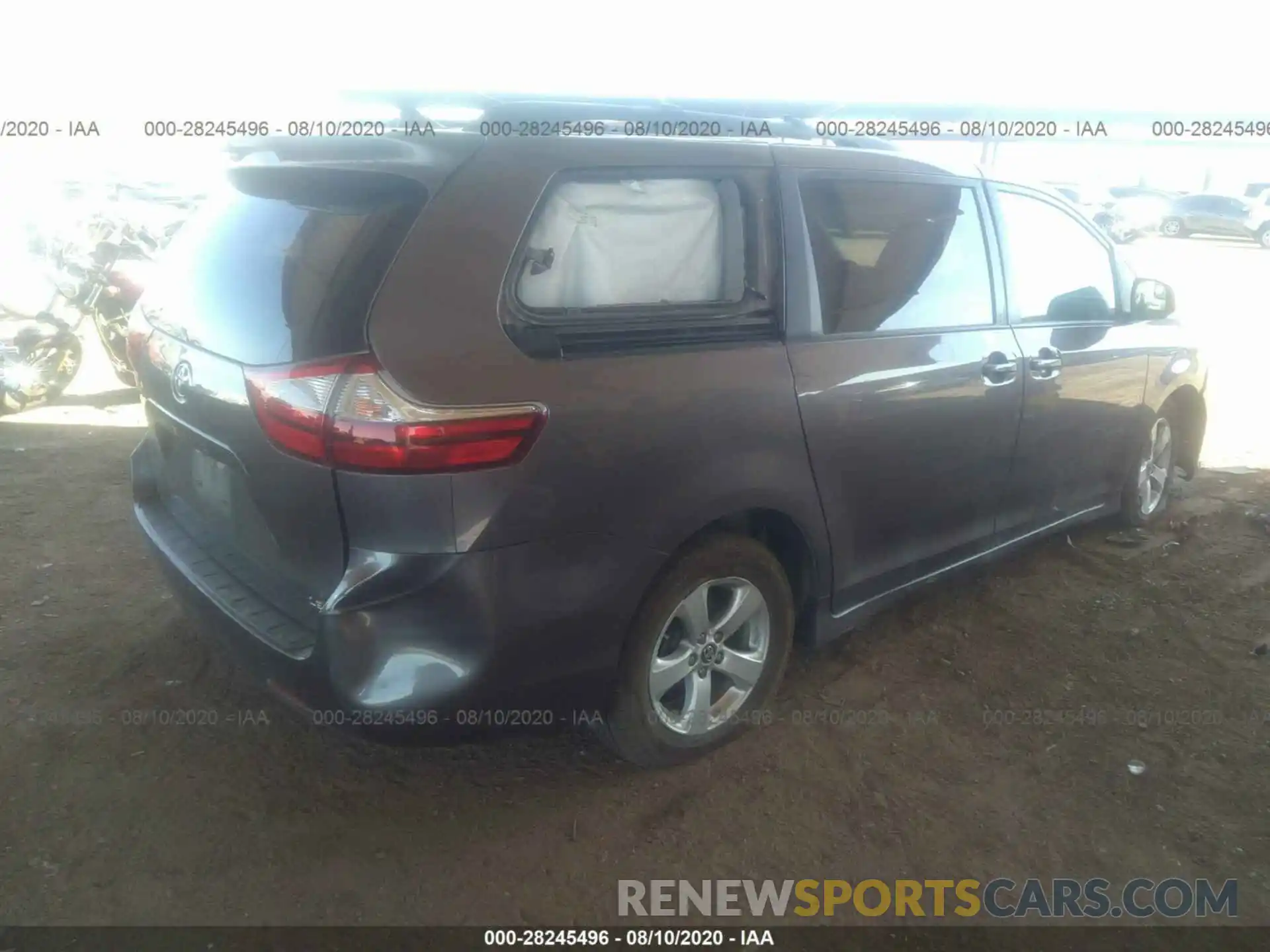 4 Photograph of a damaged car 5TDKZ3DC4KS004556 TOYOTA SIENNA 2019