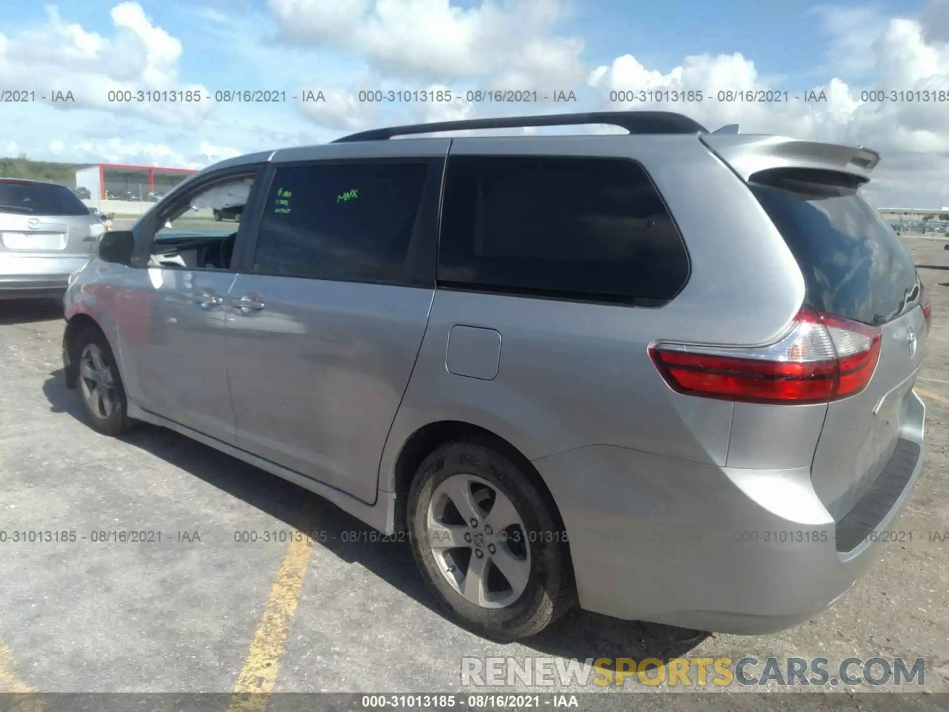 3 Photograph of a damaged car 5TDKZ3DC4KS009269 TOYOTA SIENNA 2019