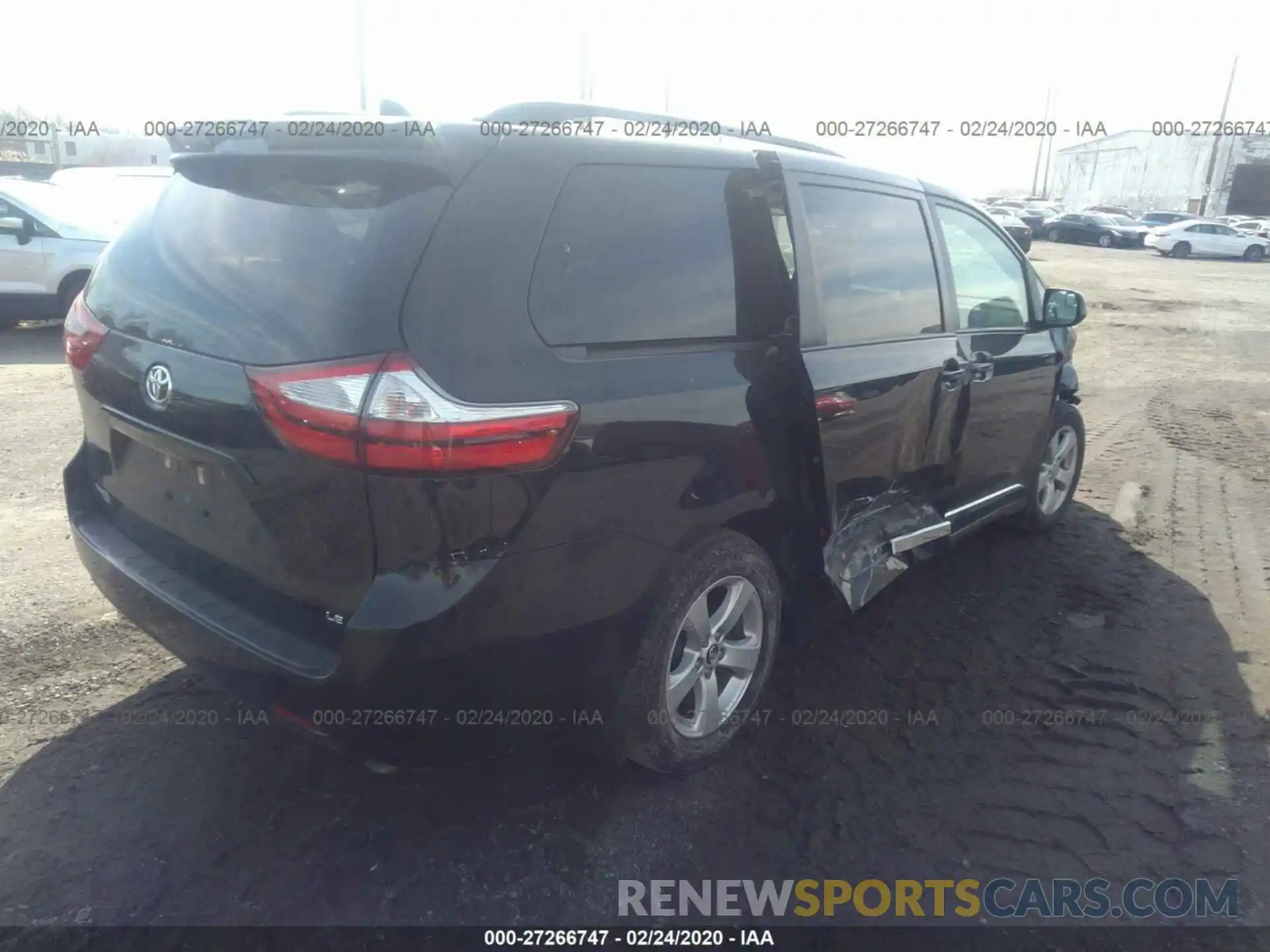 4 Photograph of a damaged car 5TDKZ3DC4KS009367 TOYOTA SIENNA 2019