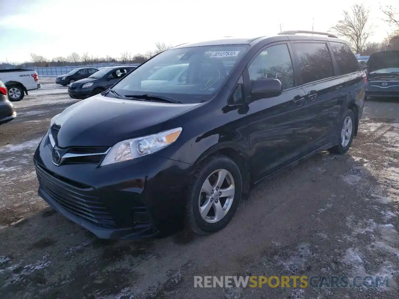 2 Фотография поврежденного автомобиля 5TDKZ3DC4KS009580 TOYOTA SIENNA 2019