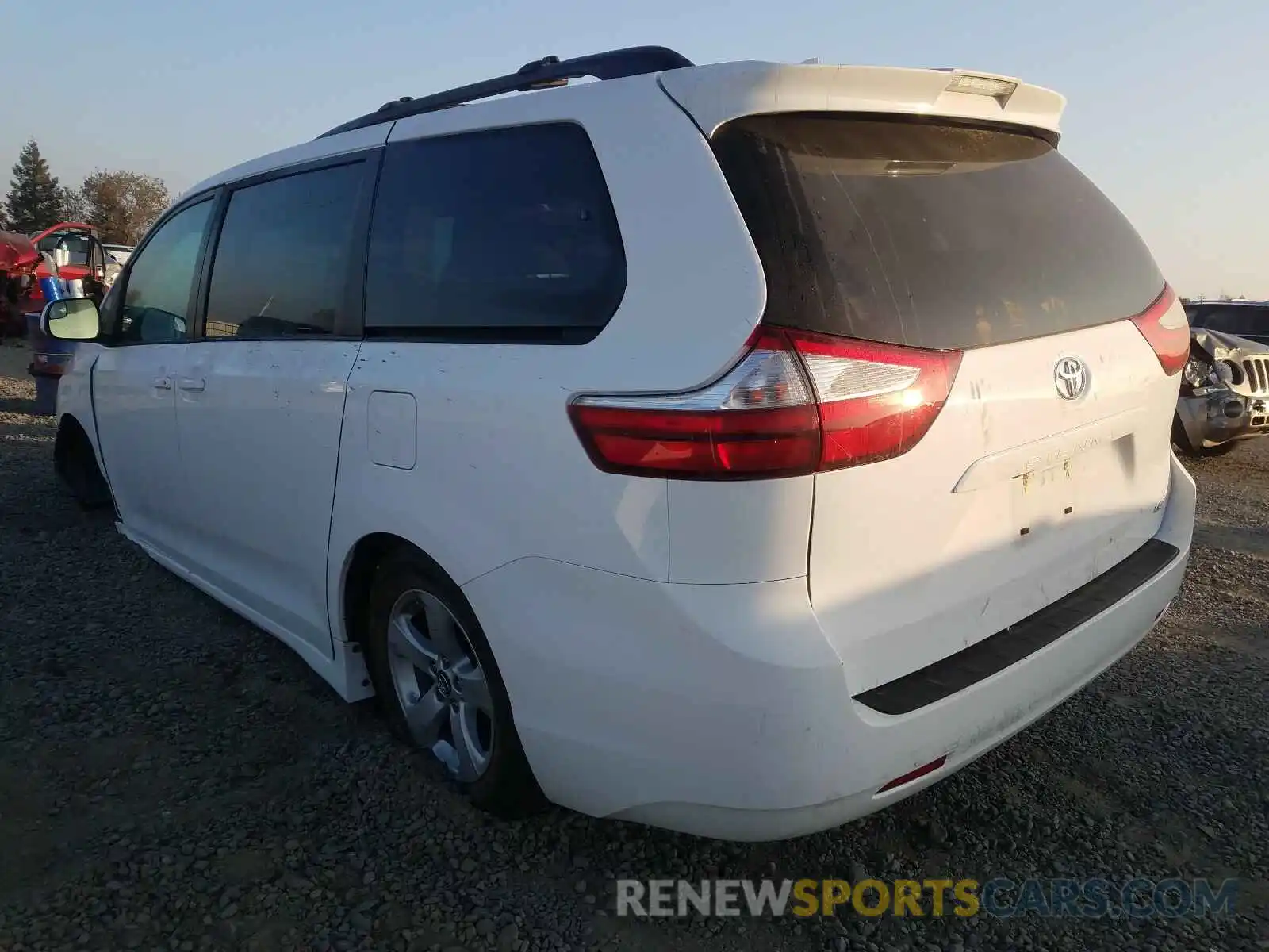 3 Фотография поврежденного автомобиля 5TDKZ3DC4KS013256 TOYOTA SIENNA 2019