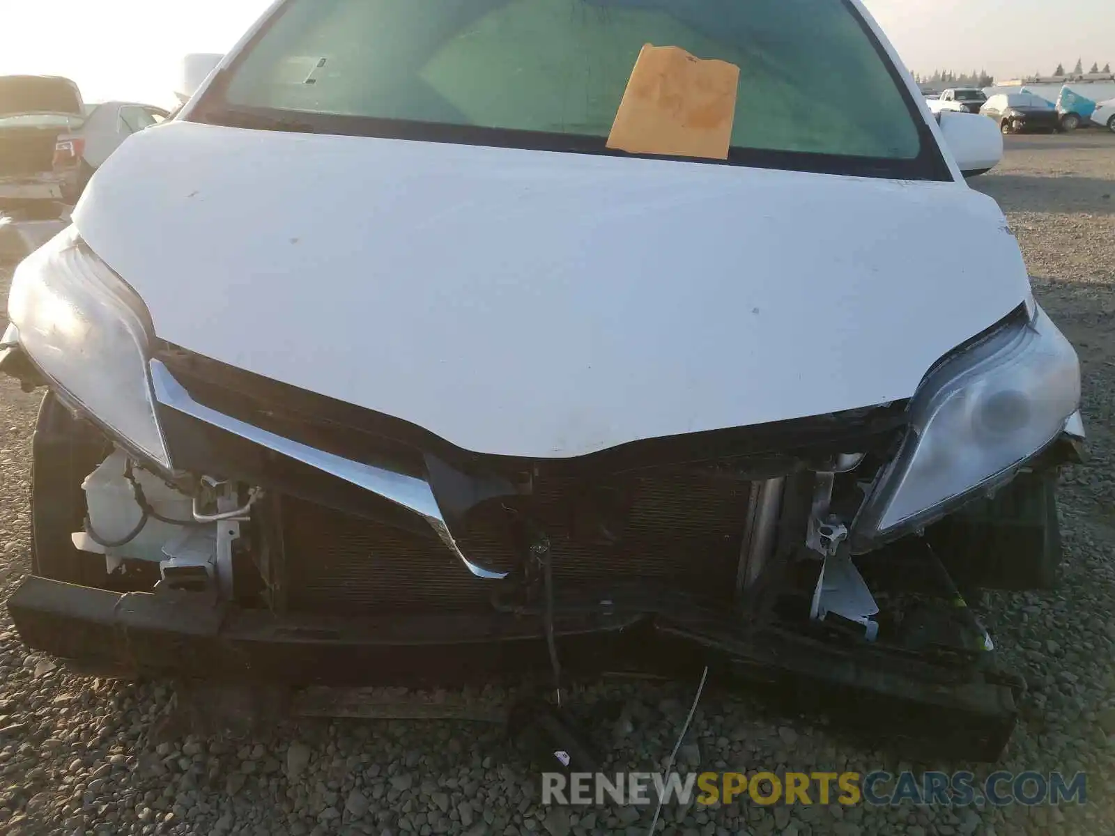 9 Фотография поврежденного автомобиля 5TDKZ3DC4KS013256 TOYOTA SIENNA 2019
