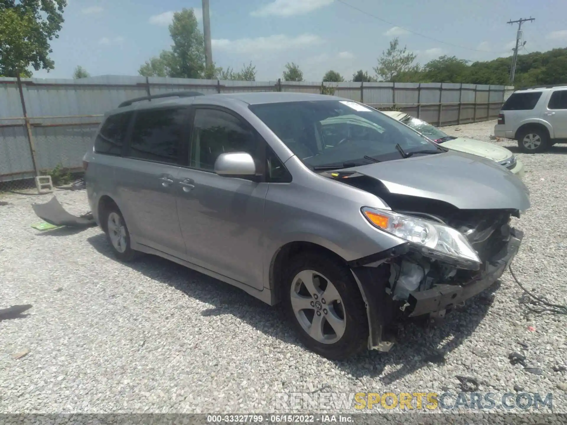 1 Photograph of a damaged car 5TDKZ3DC4KS020160 TOYOTA SIENNA 2019