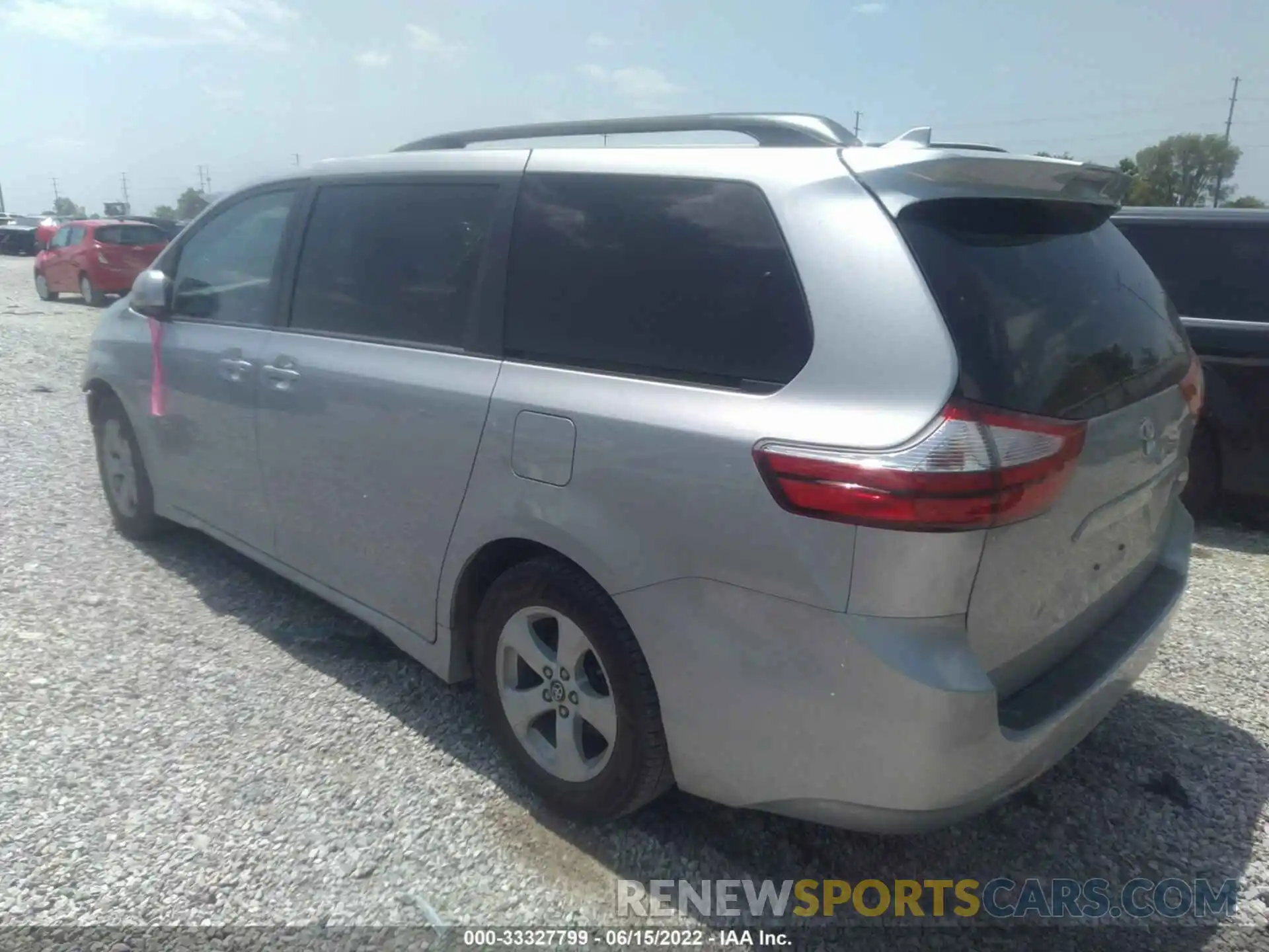 3 Photograph of a damaged car 5TDKZ3DC4KS020160 TOYOTA SIENNA 2019