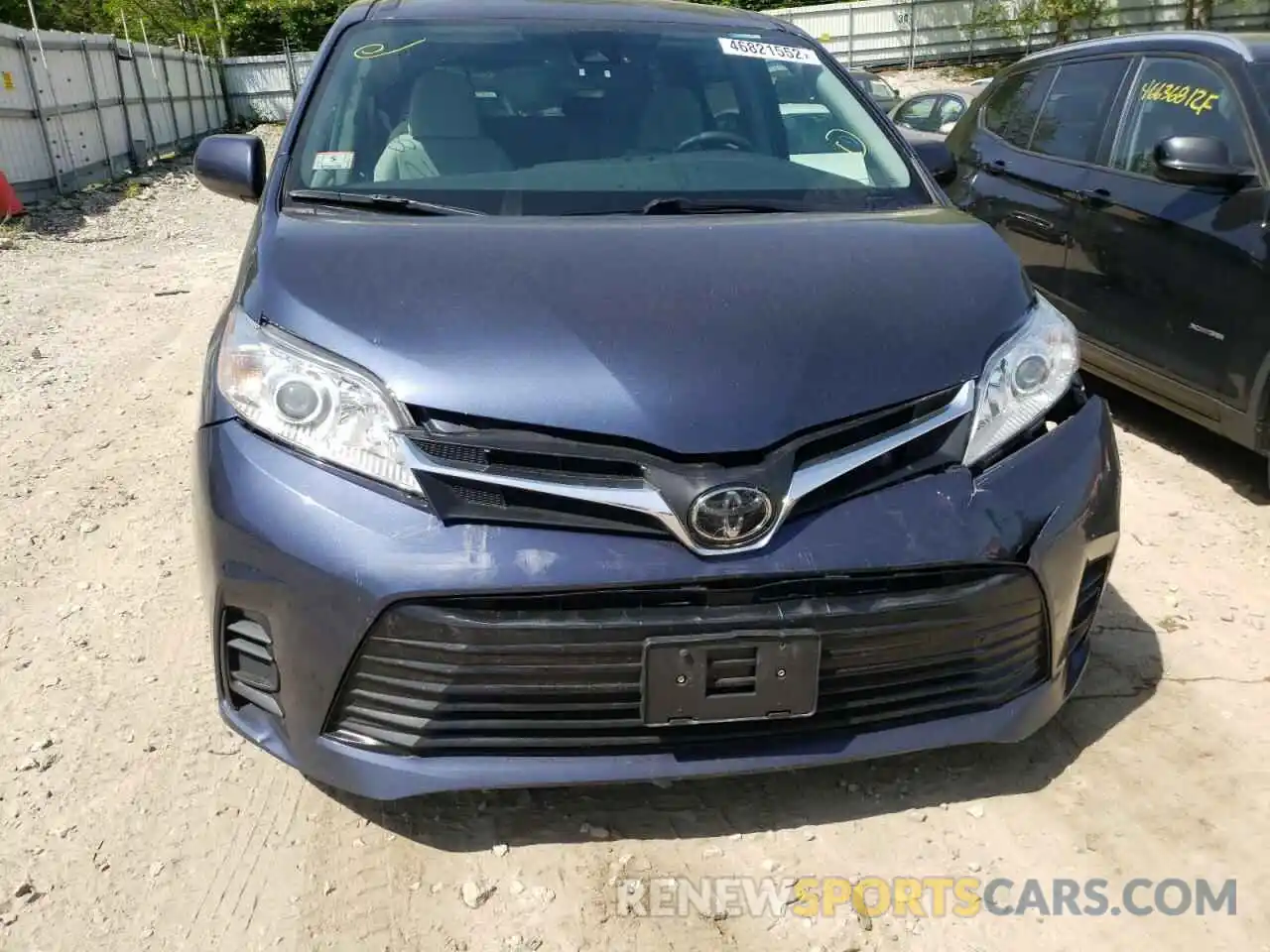 9 Photograph of a damaged car 5TDKZ3DC4KS966176 TOYOTA SIENNA 2019