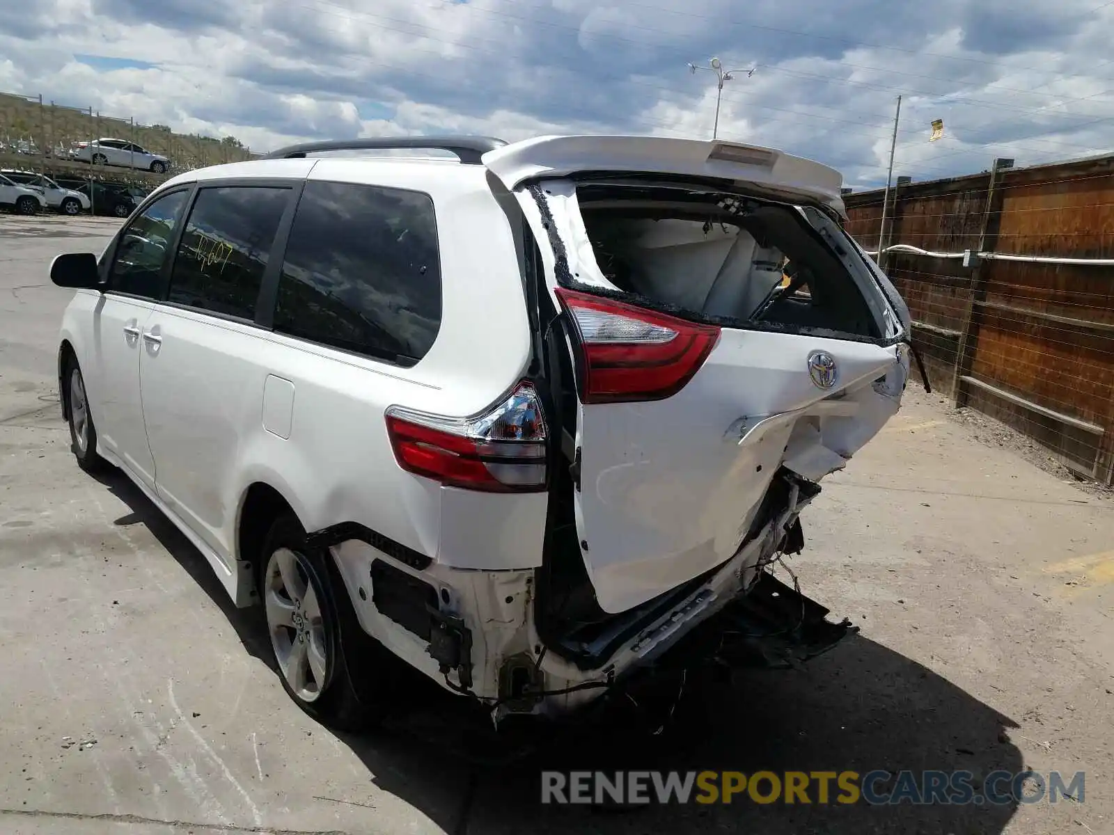 3 Photograph of a damaged car 5TDKZ3DC4KS970681 TOYOTA SIENNA 2019