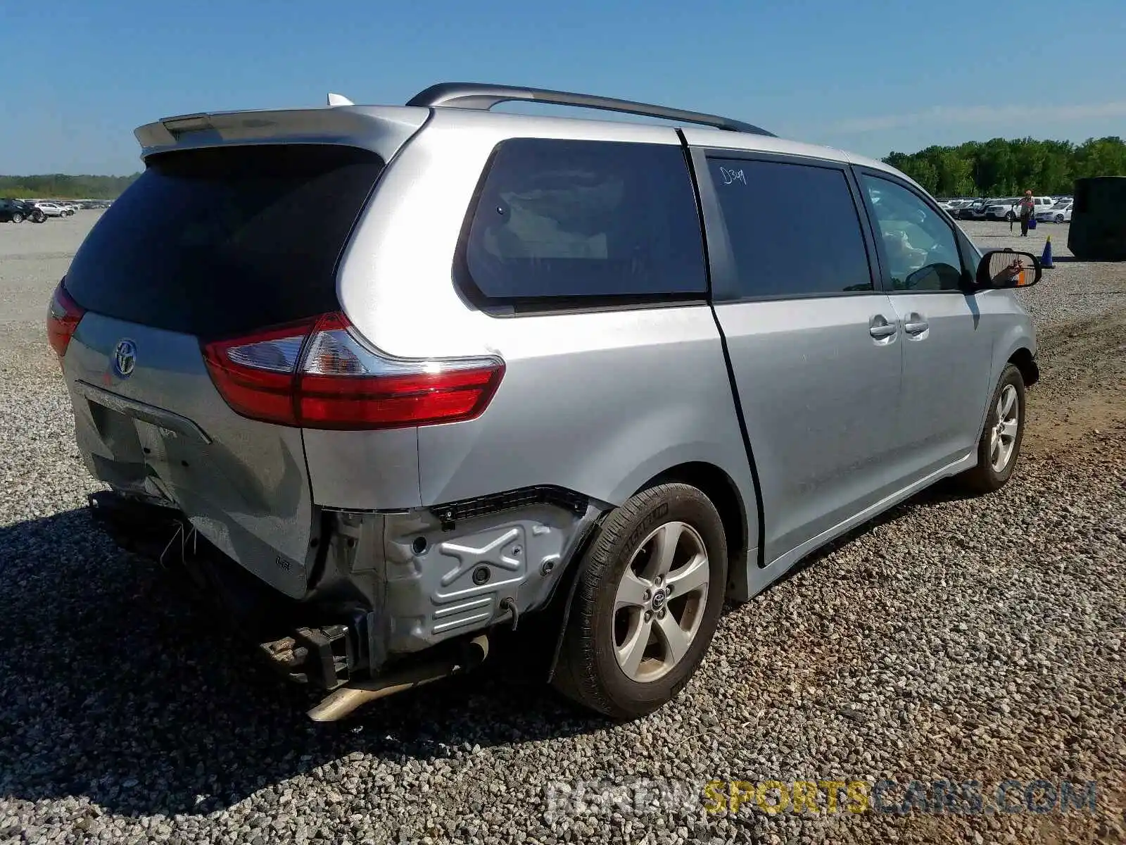 4 Photograph of a damaged car 5TDKZ3DC4KS971054 TOYOTA SIENNA 2019