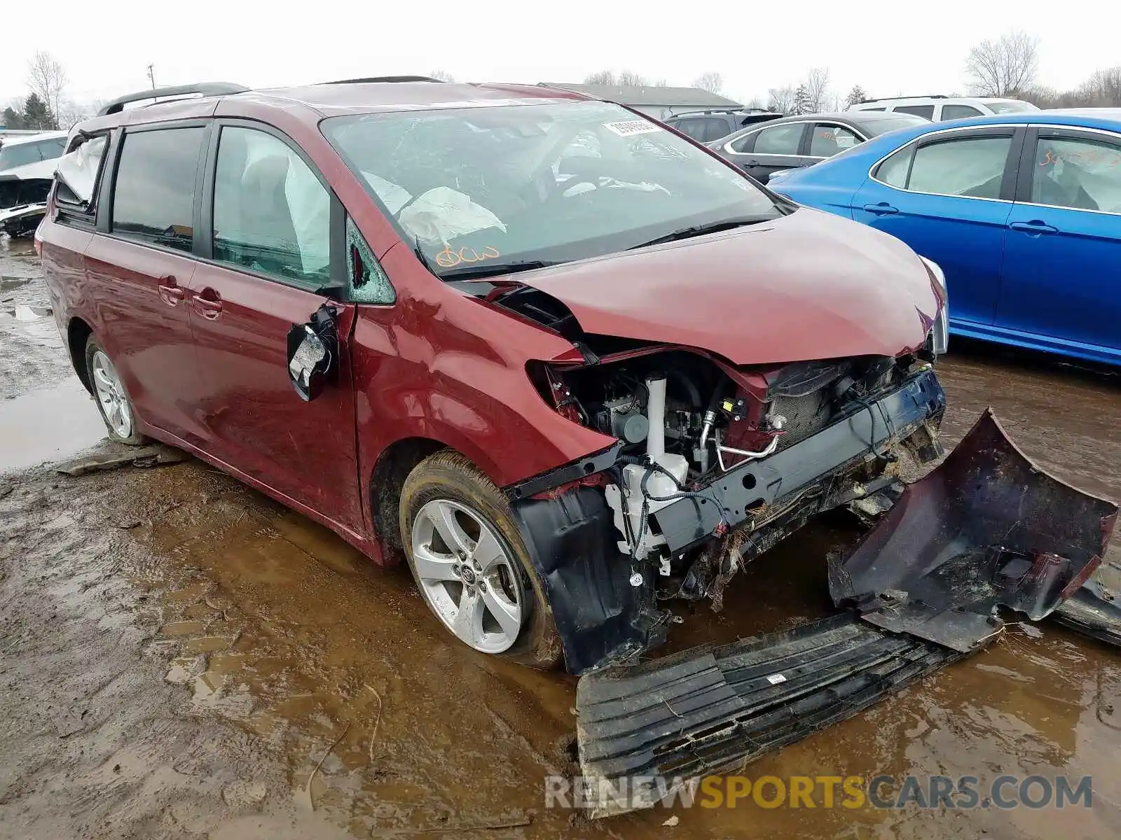 1 Photograph of a damaged car 5TDKZ3DC4KS971569 TOYOTA SIENNA 2019