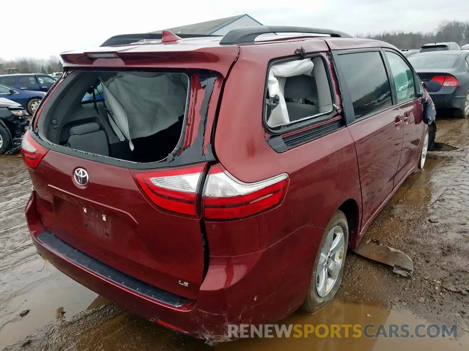 4 Photograph of a damaged car 5TDKZ3DC4KS971569 TOYOTA SIENNA 2019