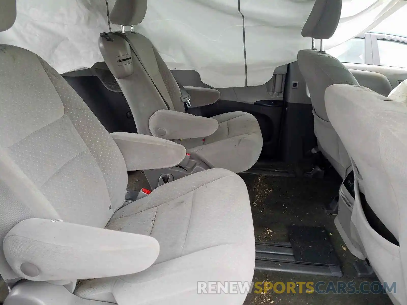 6 Photograph of a damaged car 5TDKZ3DC4KS971569 TOYOTA SIENNA 2019