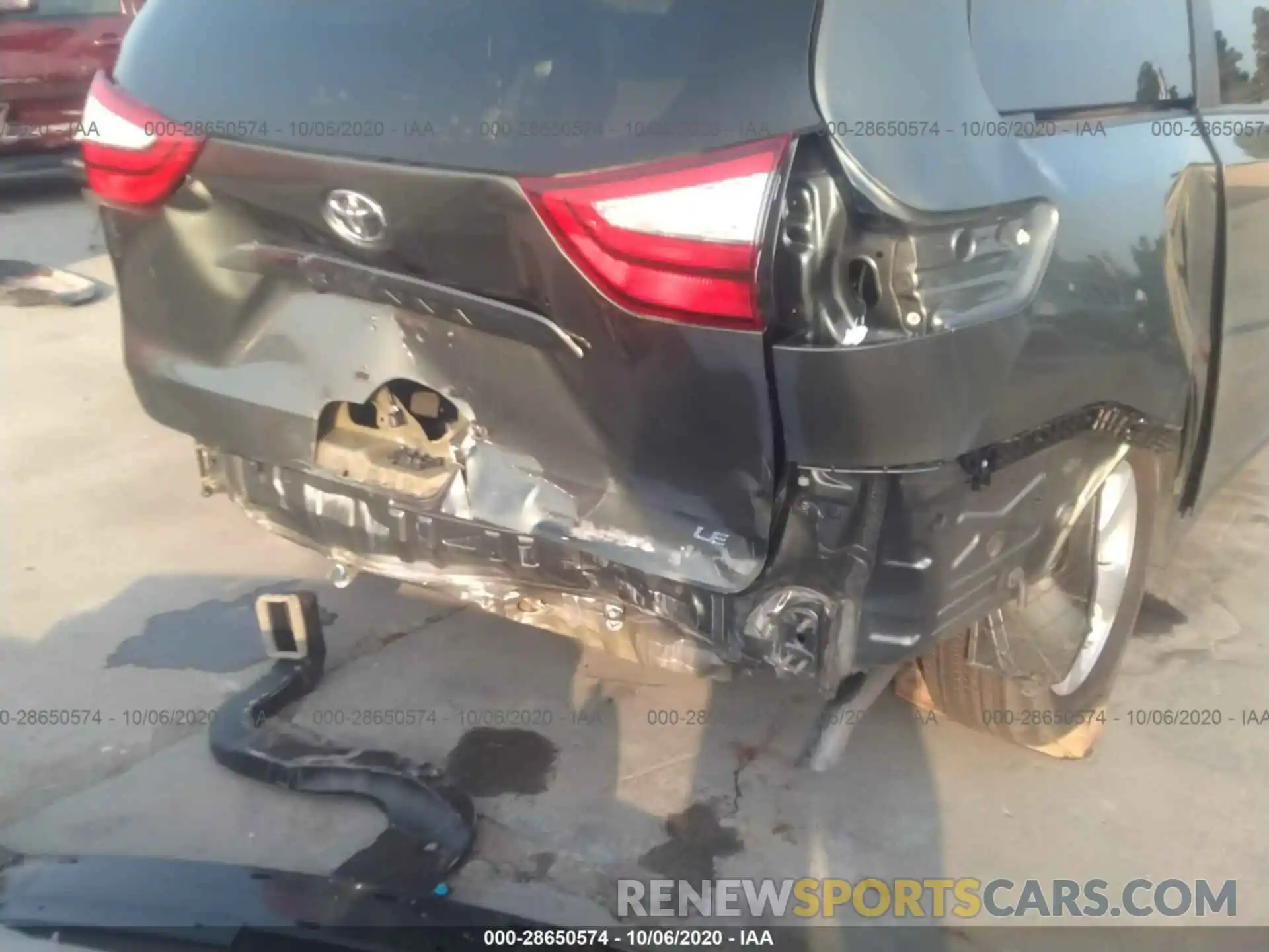 6 Photograph of a damaged car 5TDKZ3DC4KS972298 TOYOTA SIENNA 2019