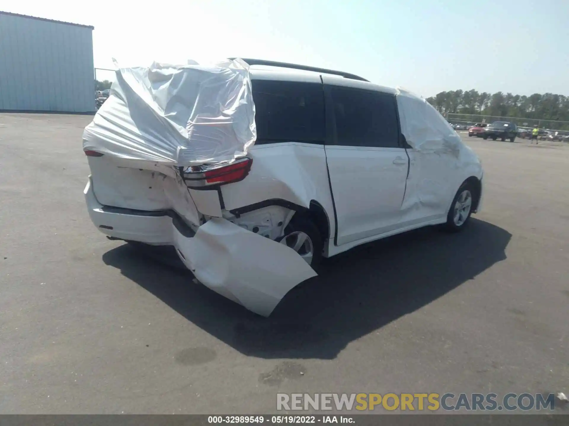 4 Фотография поврежденного автомобиля 5TDKZ3DC4KS972429 TOYOTA SIENNA 2019