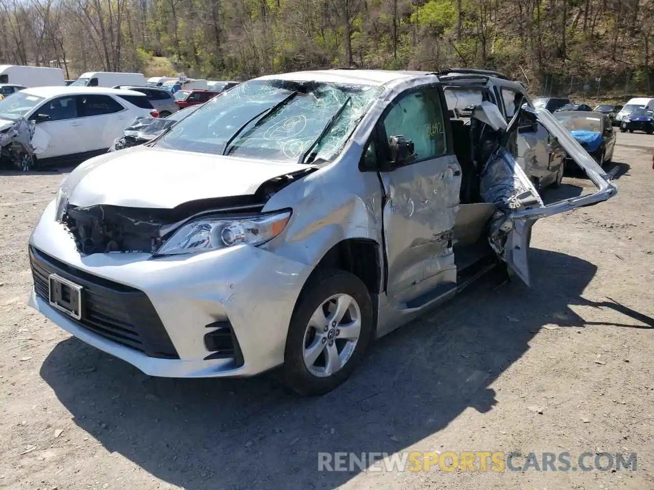 2 Photograph of a damaged car 5TDKZ3DC4KS978473 TOYOTA SIENNA 2019