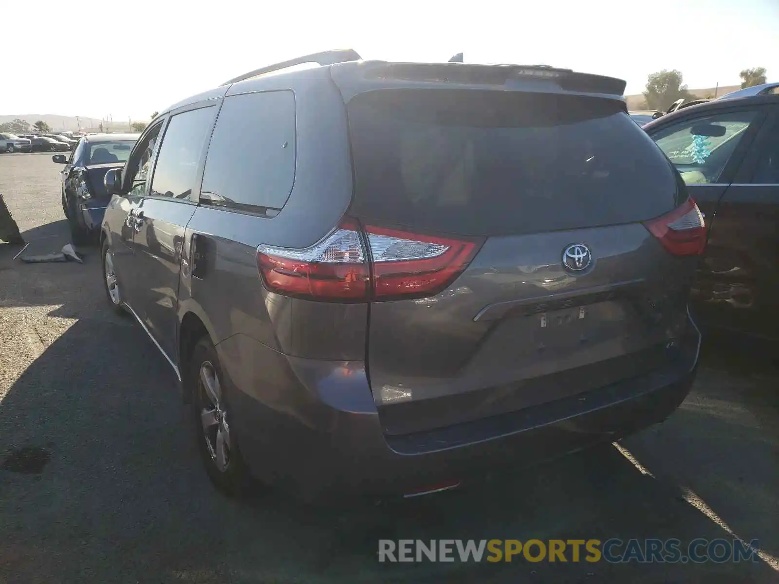 3 Photograph of a damaged car 5TDKZ3DC4KS983849 TOYOTA SIENNA 2019