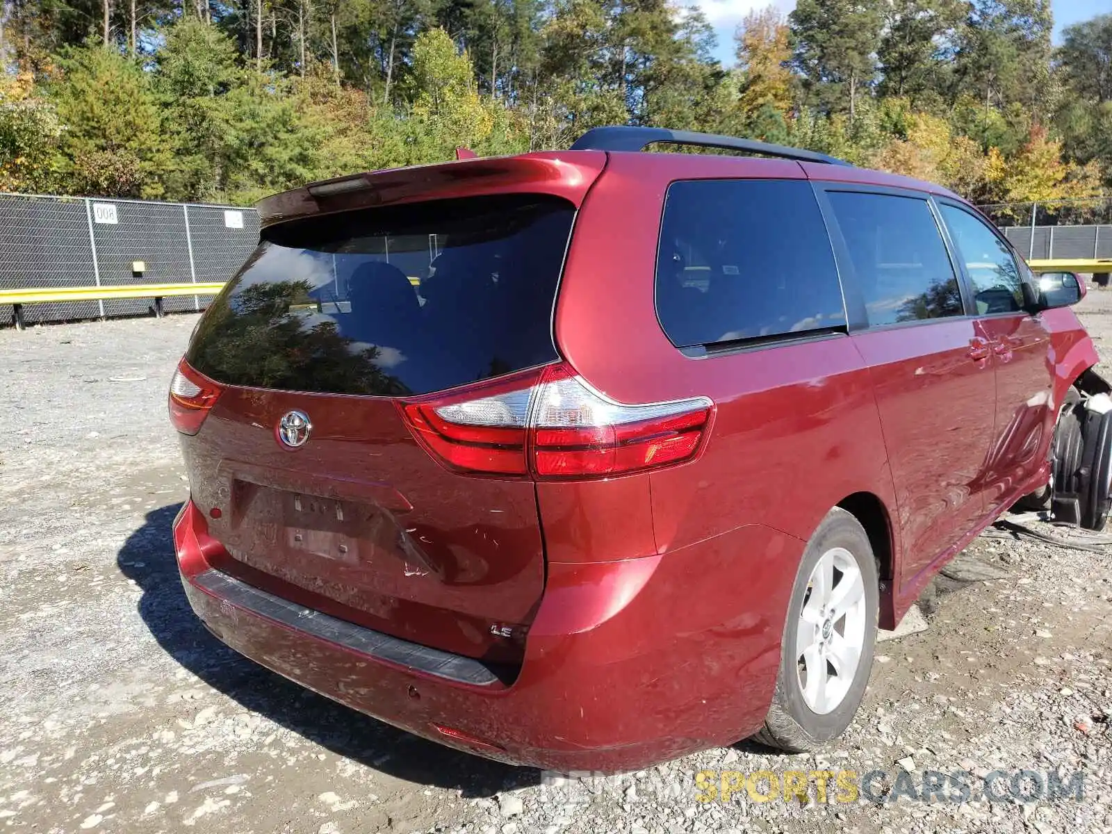 4 Фотография поврежденного автомобиля 5TDKZ3DC4KS984239 TOYOTA SIENNA 2019