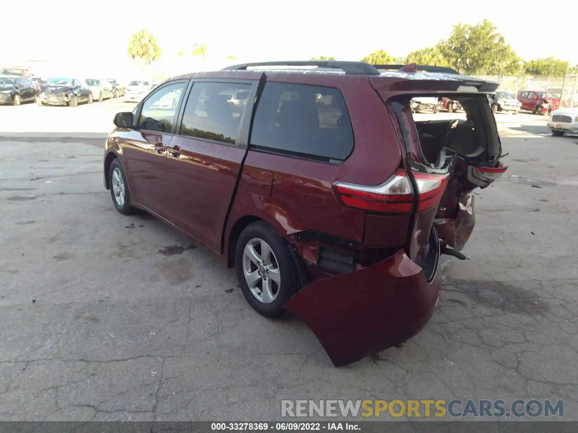 3 Photograph of a damaged car 5TDKZ3DC4KS985603 TOYOTA SIENNA 2019