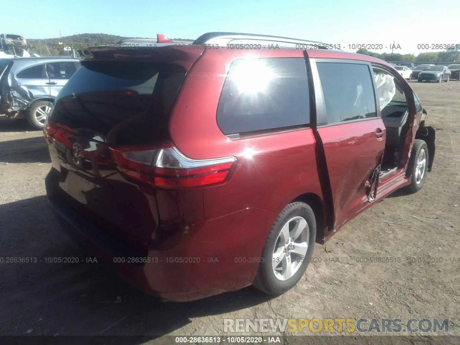 4 Фотография поврежденного автомобиля 5TDKZ3DC4KS991403 TOYOTA SIENNA 2019