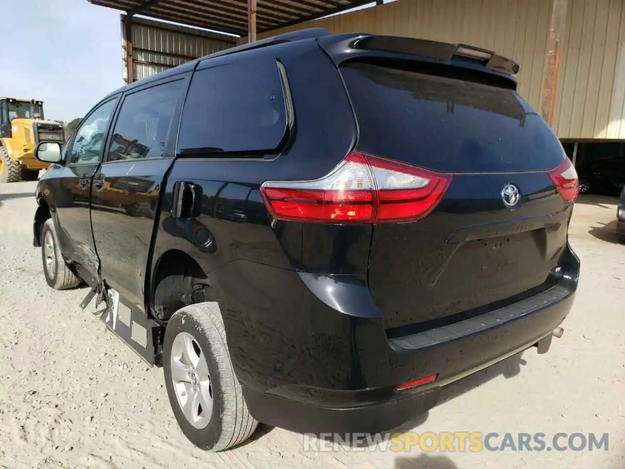 3 Photograph of a damaged car 5TDKZ3DC4KS992535 TOYOTA SIENNA 2019