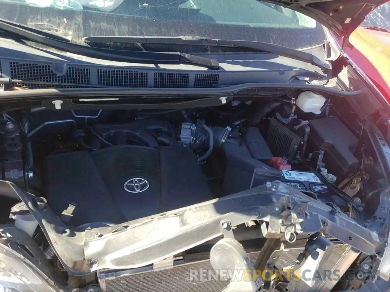 7 Photograph of a damaged car 5TDKZ3DC4KS992535 TOYOTA SIENNA 2019