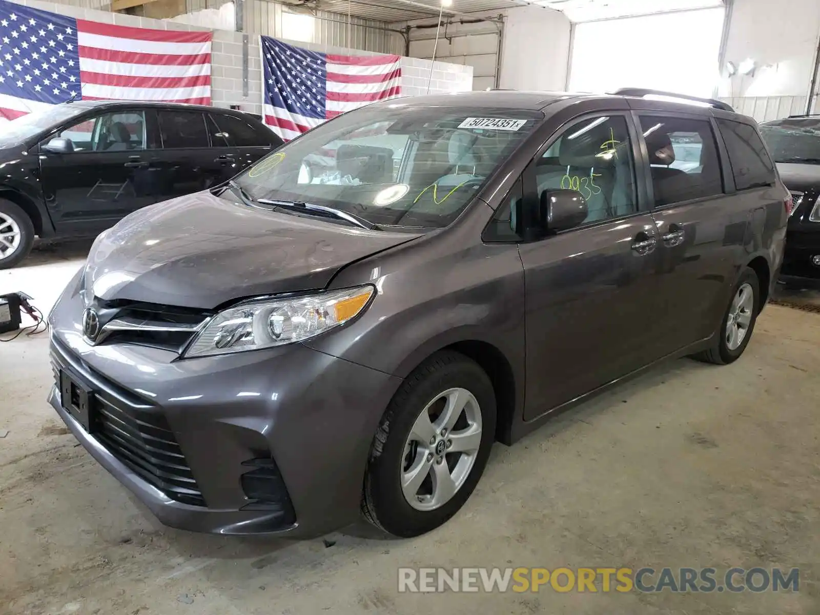 2 Photograph of a damaged car 5TDKZ3DC4KS993586 TOYOTA SIENNA 2019