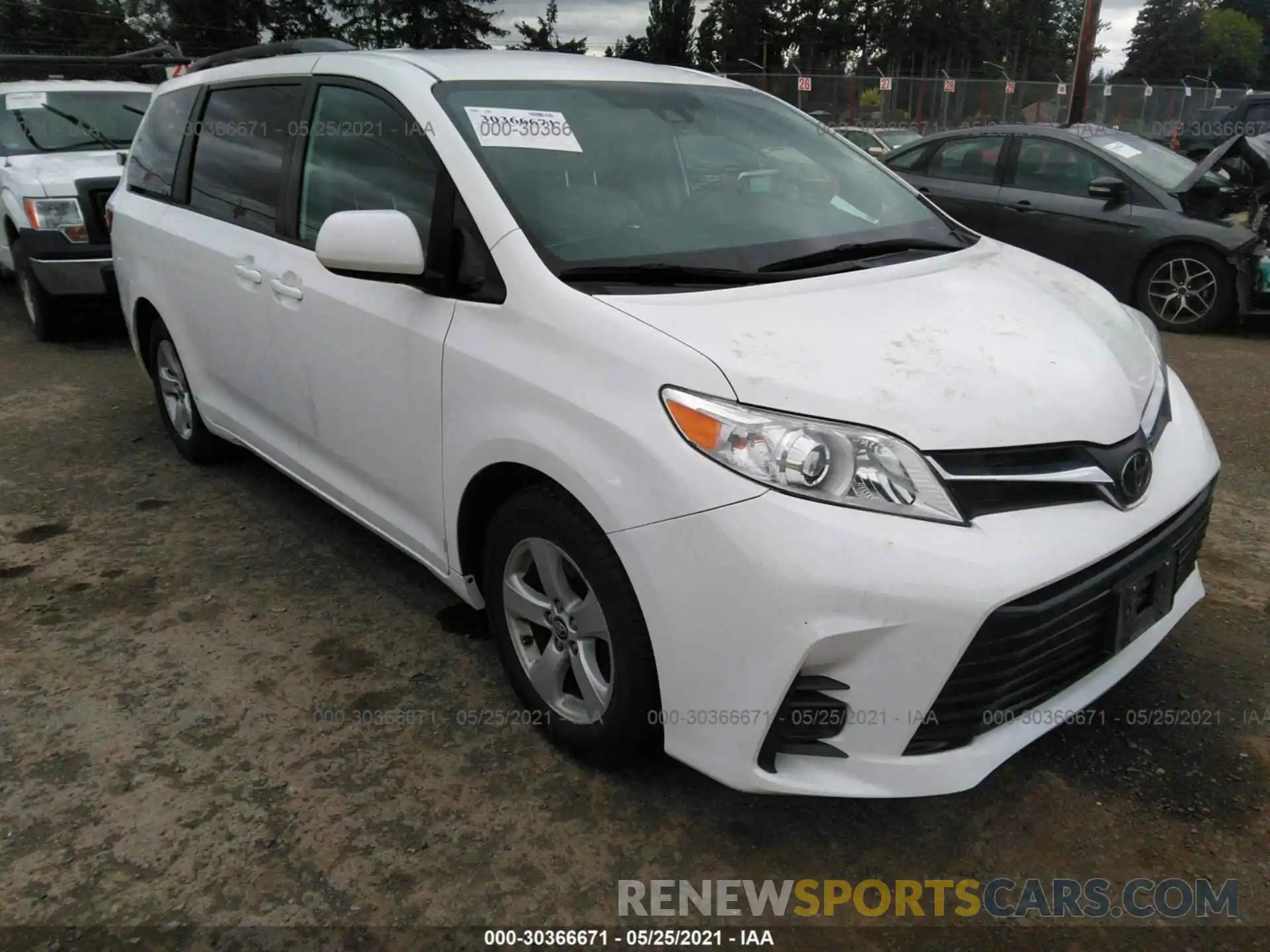 1 Photograph of a damaged car 5TDKZ3DC4KS996472 TOYOTA SIENNA 2019