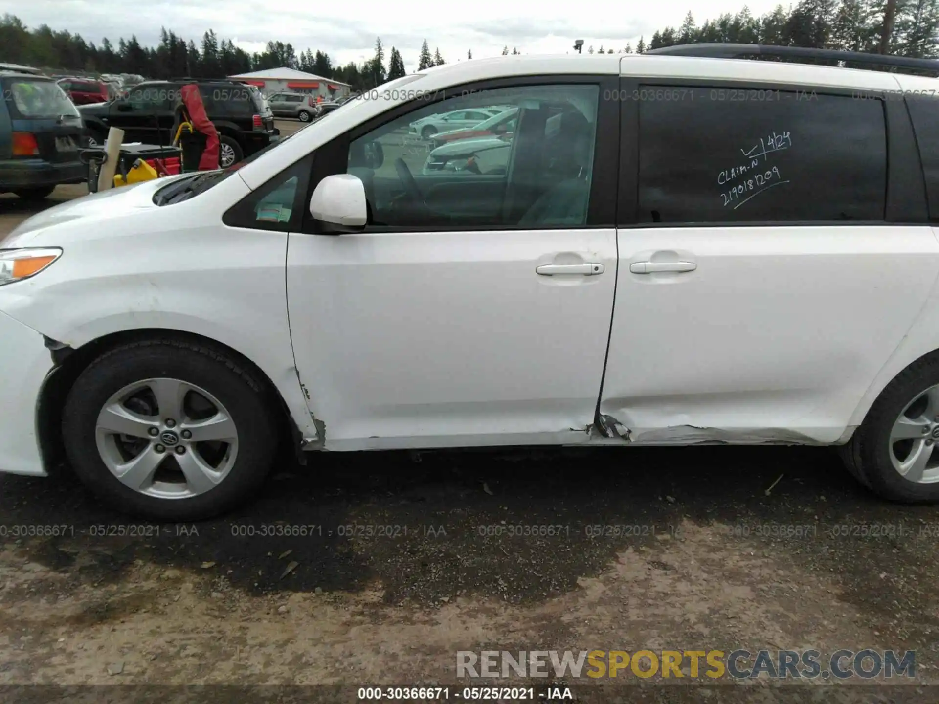 6 Photograph of a damaged car 5TDKZ3DC4KS996472 TOYOTA SIENNA 2019