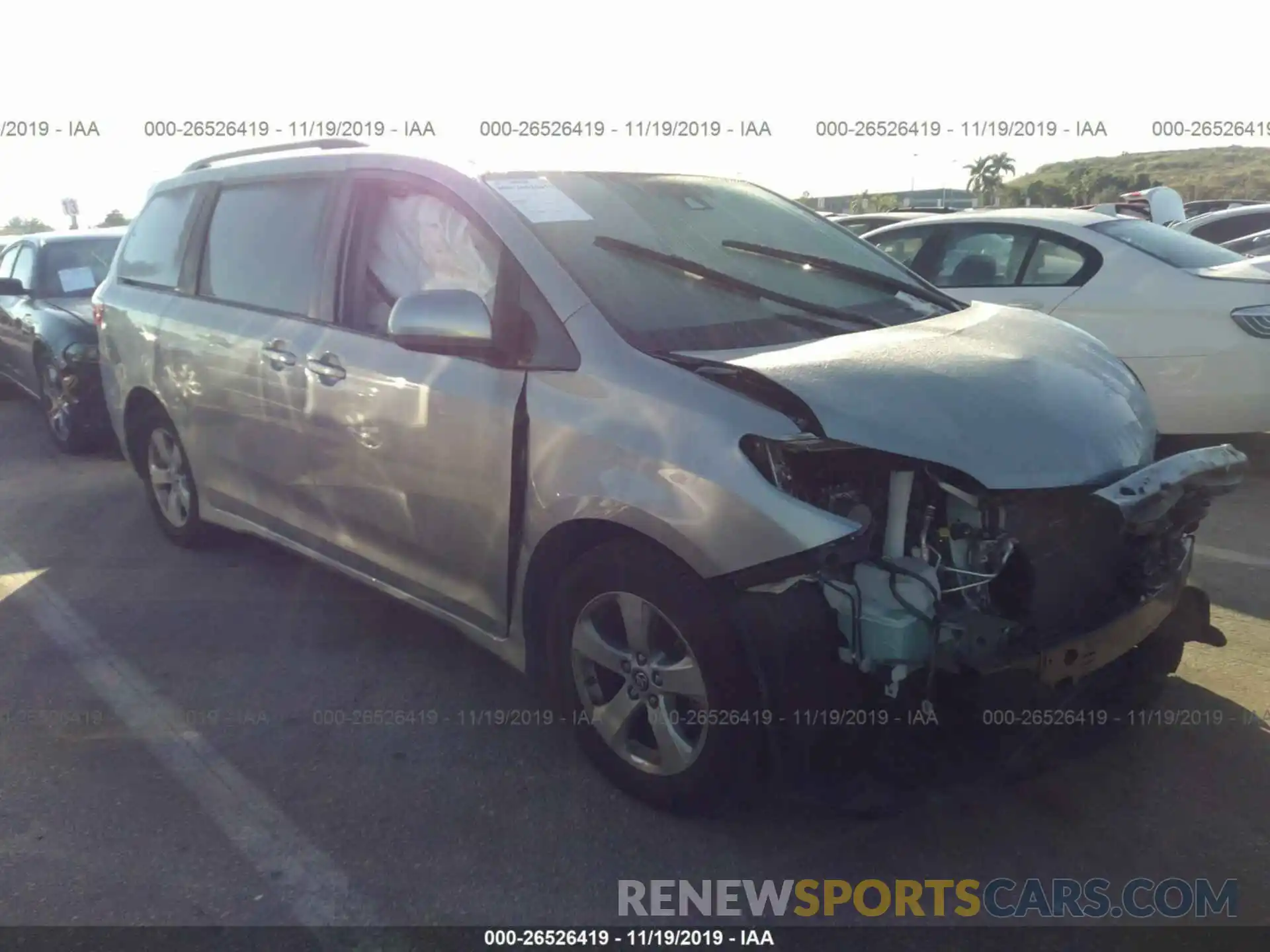 1 Photograph of a damaged car 5TDKZ3DC5KS001259 TOYOTA SIENNA 2019