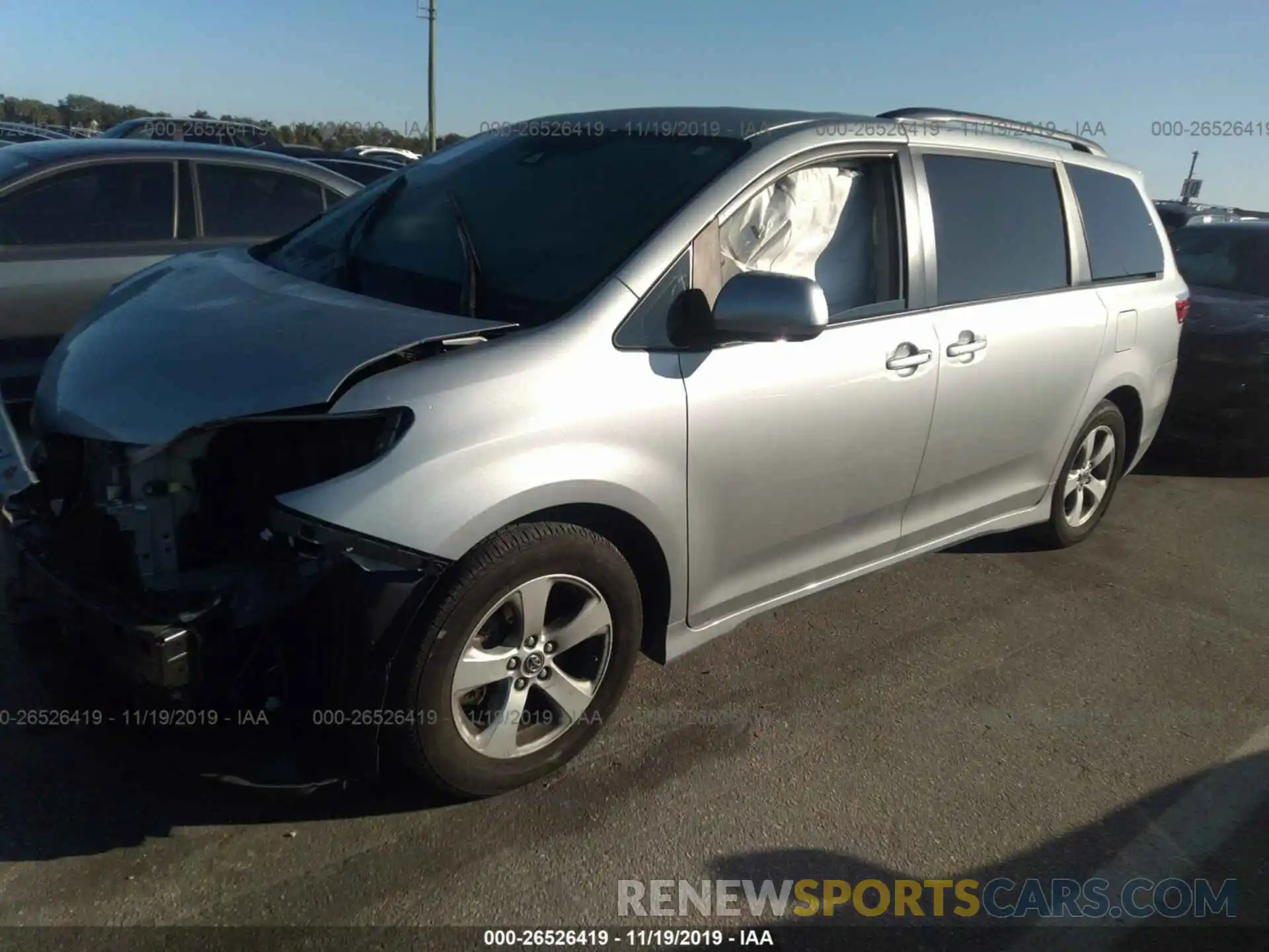 2 Фотография поврежденного автомобиля 5TDKZ3DC5KS001259 TOYOTA SIENNA 2019