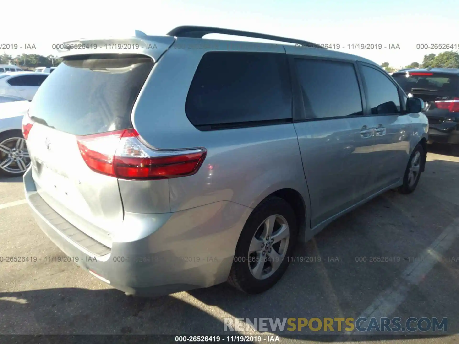 4 Фотография поврежденного автомобиля 5TDKZ3DC5KS001259 TOYOTA SIENNA 2019