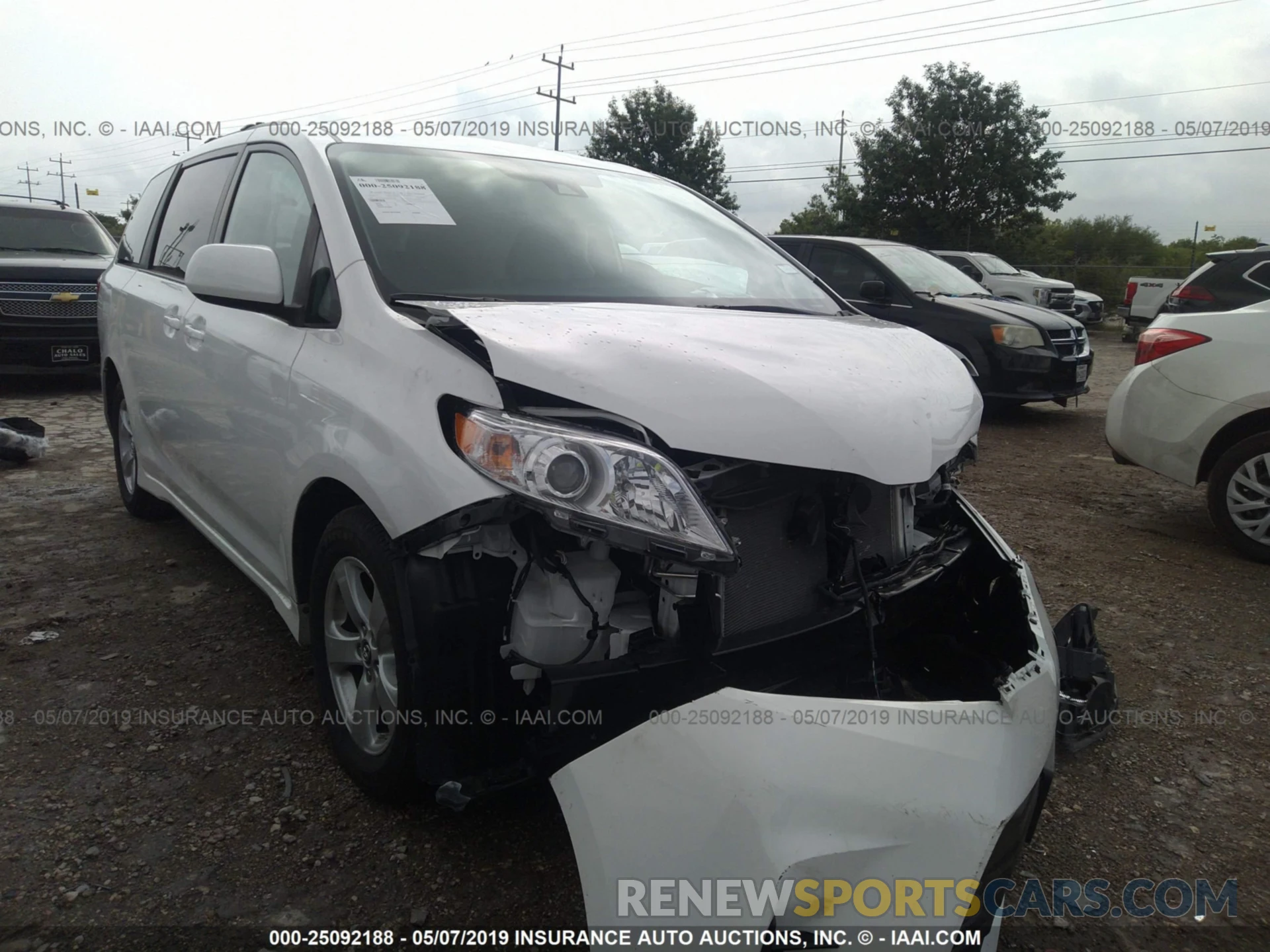 1 Photograph of a damaged car 5TDKZ3DC5KS003030 TOYOTA SIENNA 2019